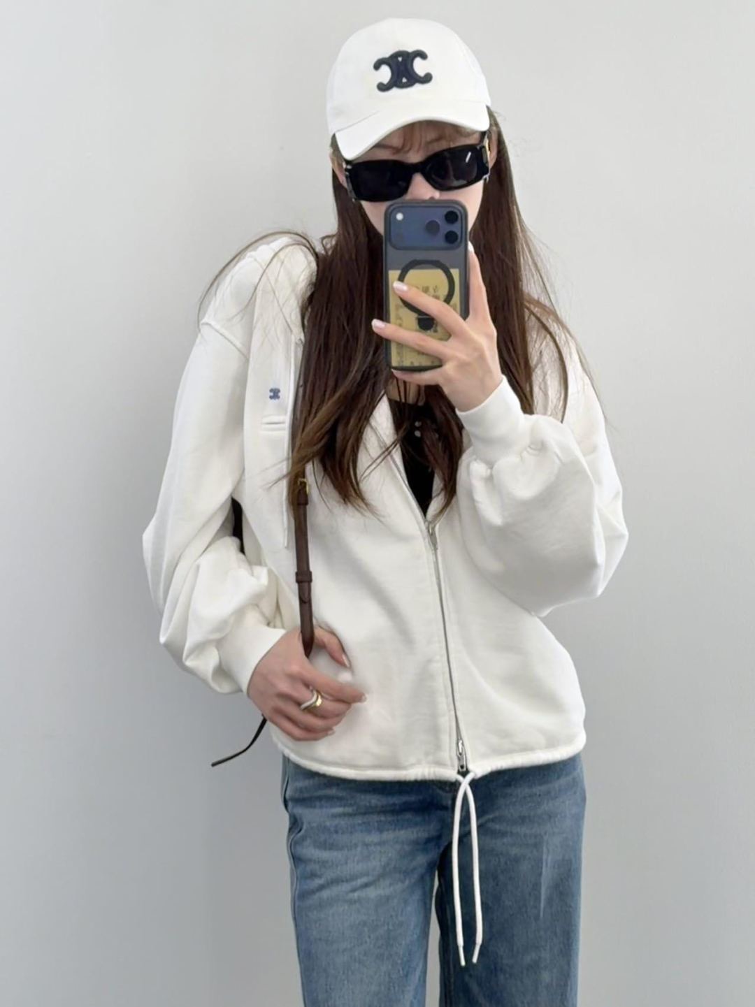 Celi 26fw zip-up hoodie