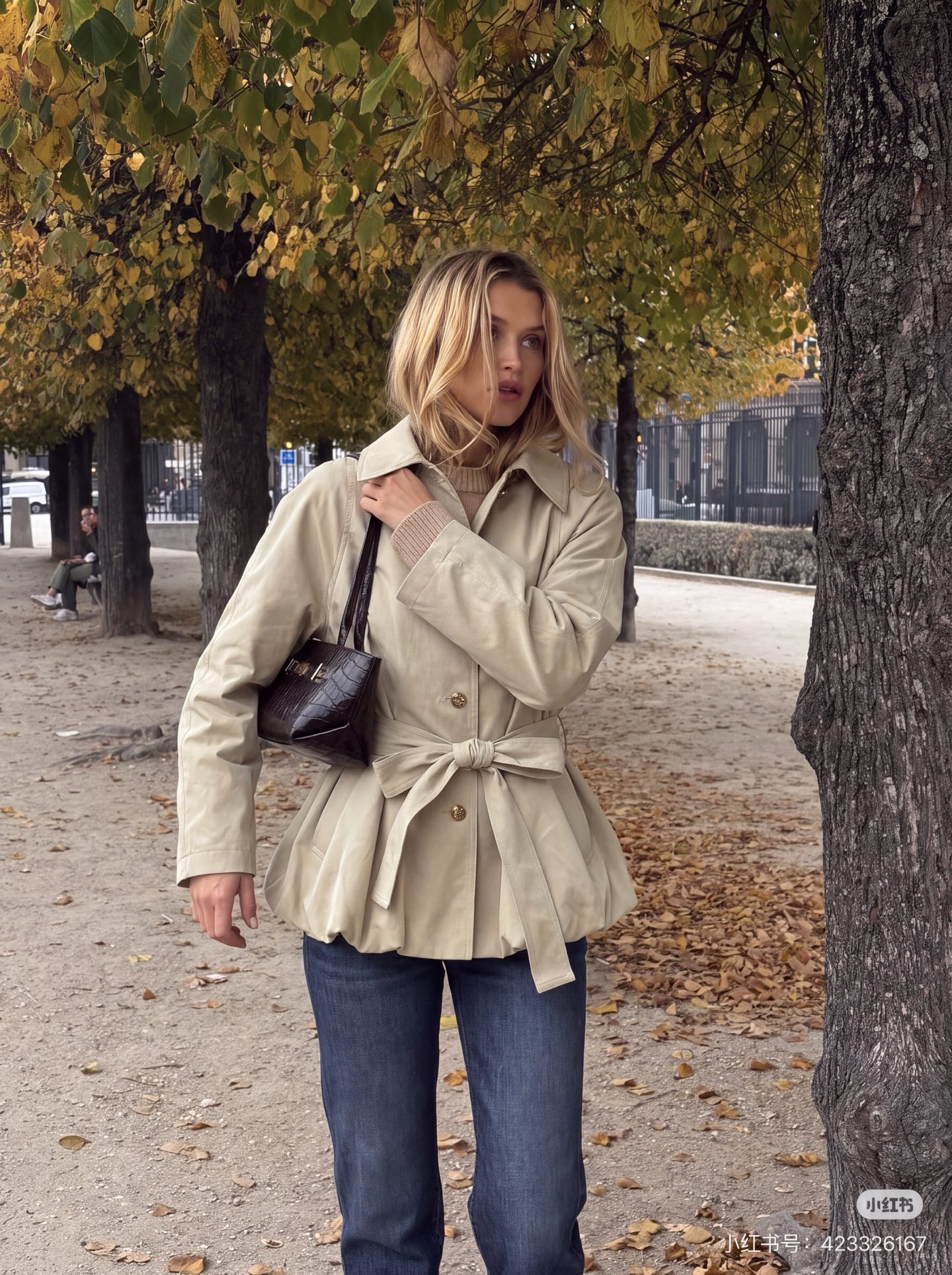 Chol 26fw belted cropped trench coats