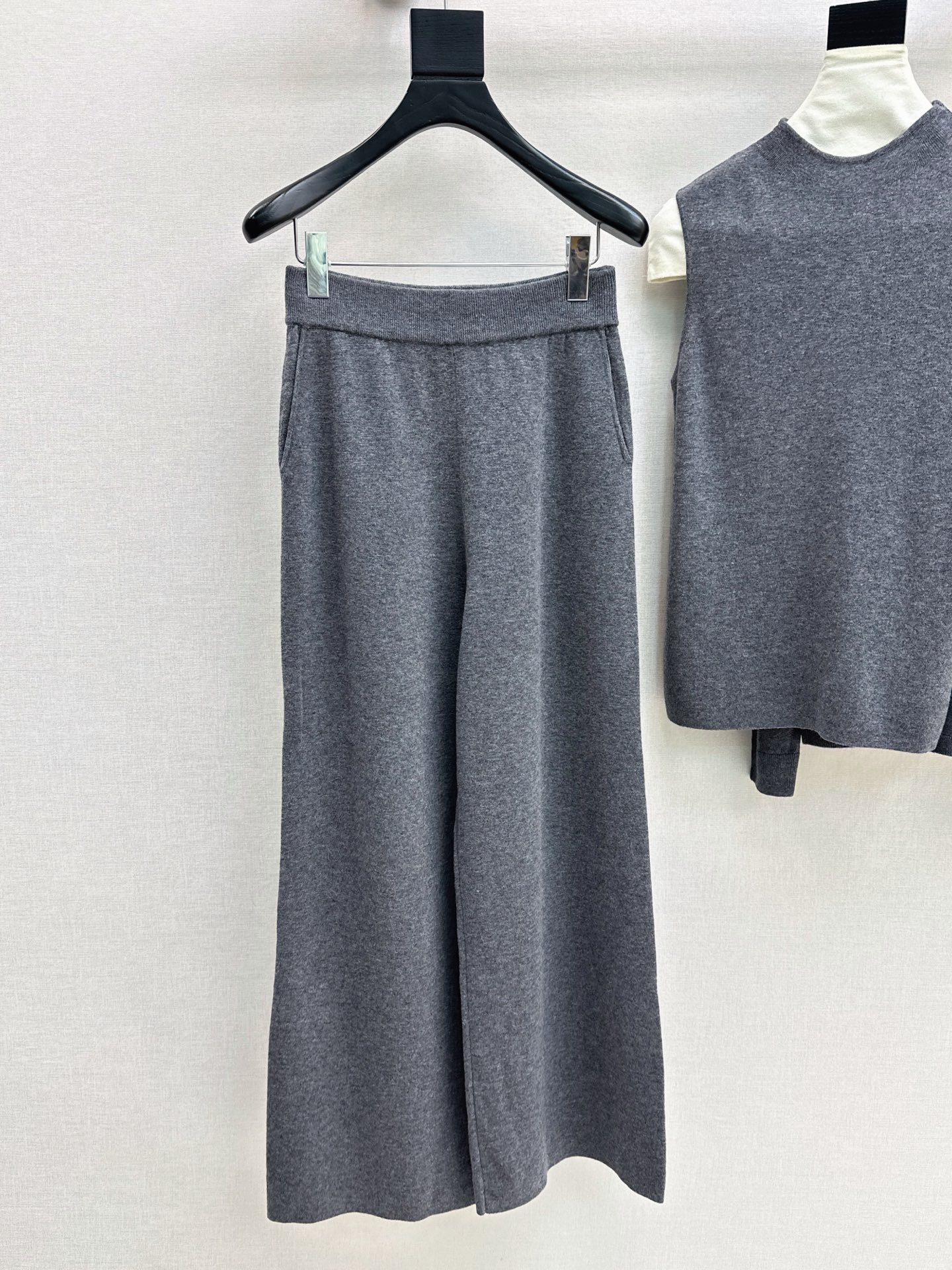 Her 26fw knit vest cardigan pants sets