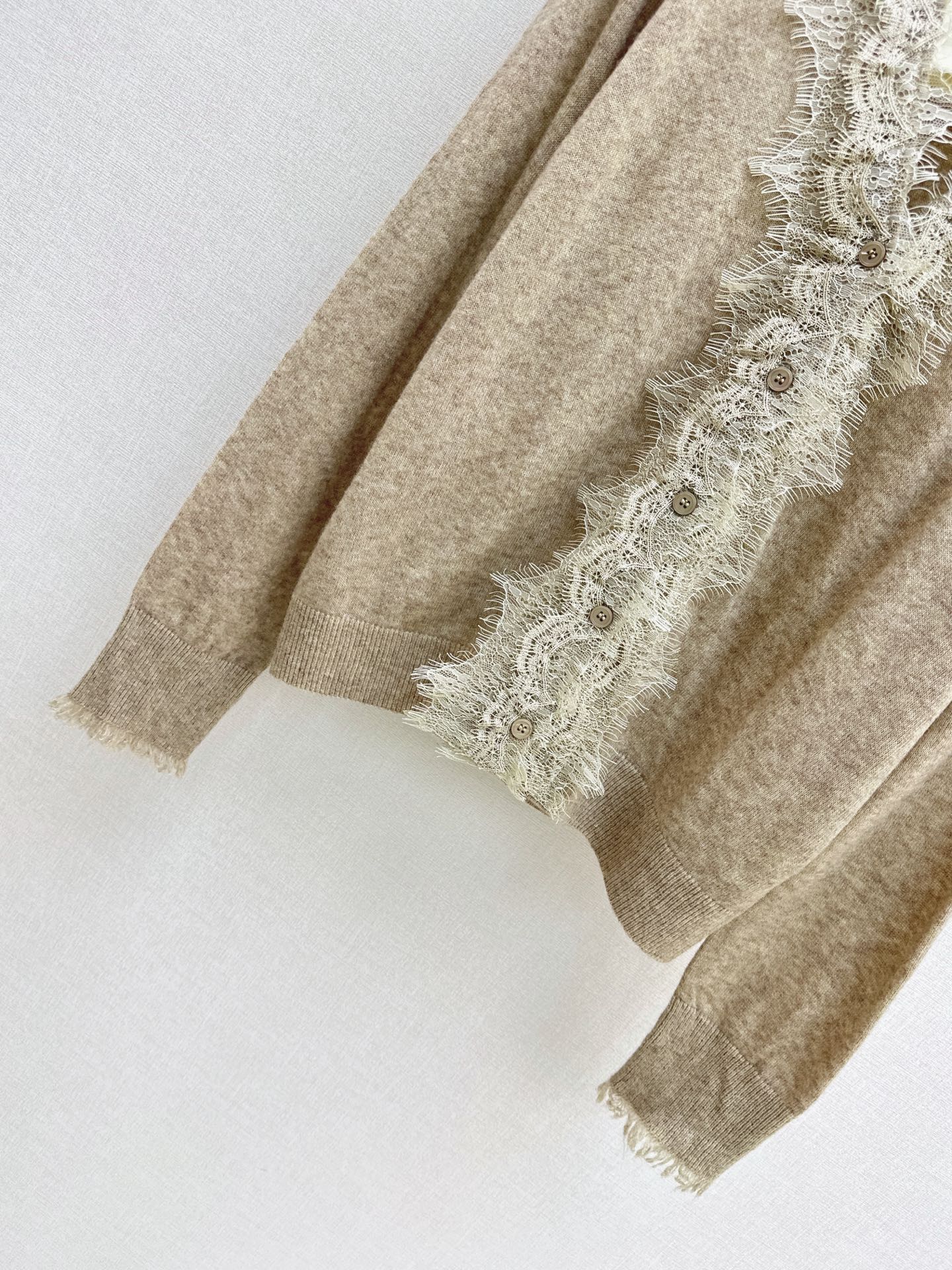 ES 26fw lace contract knit cardigan