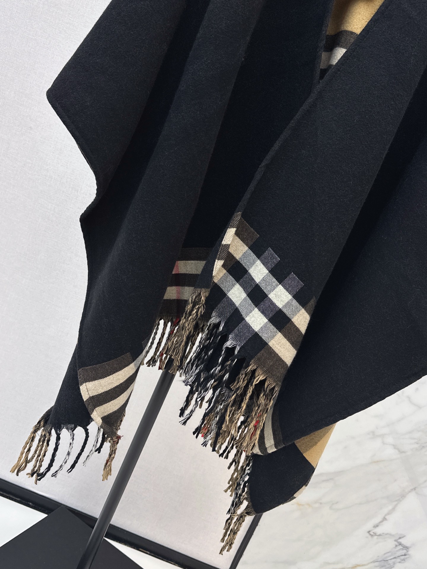 Bur 26fw shawls cape