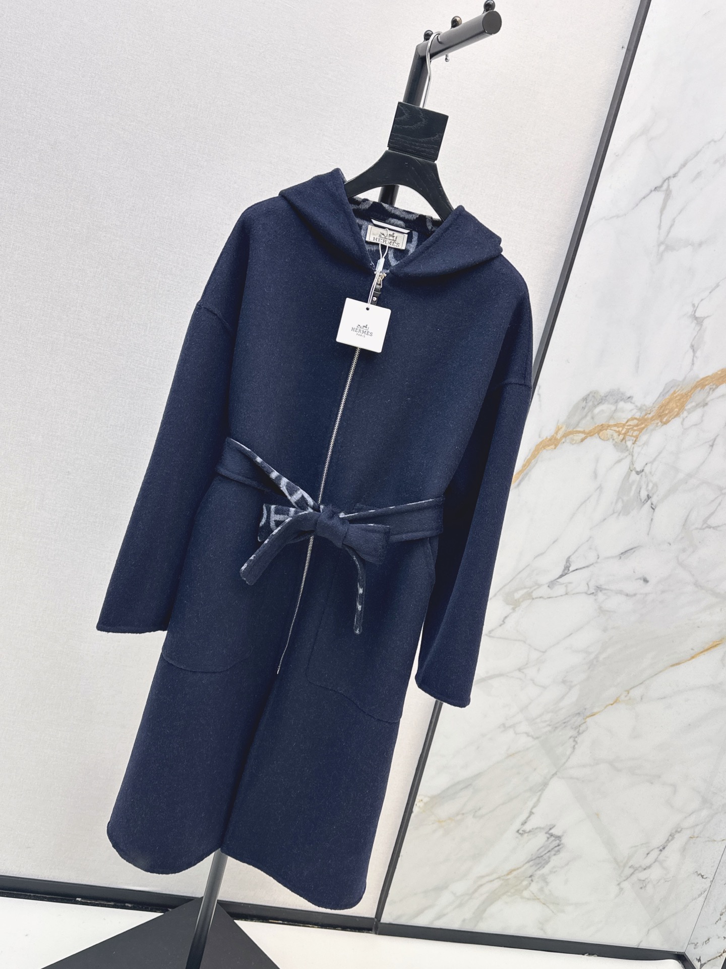 Her 26fw cashmere overcoats