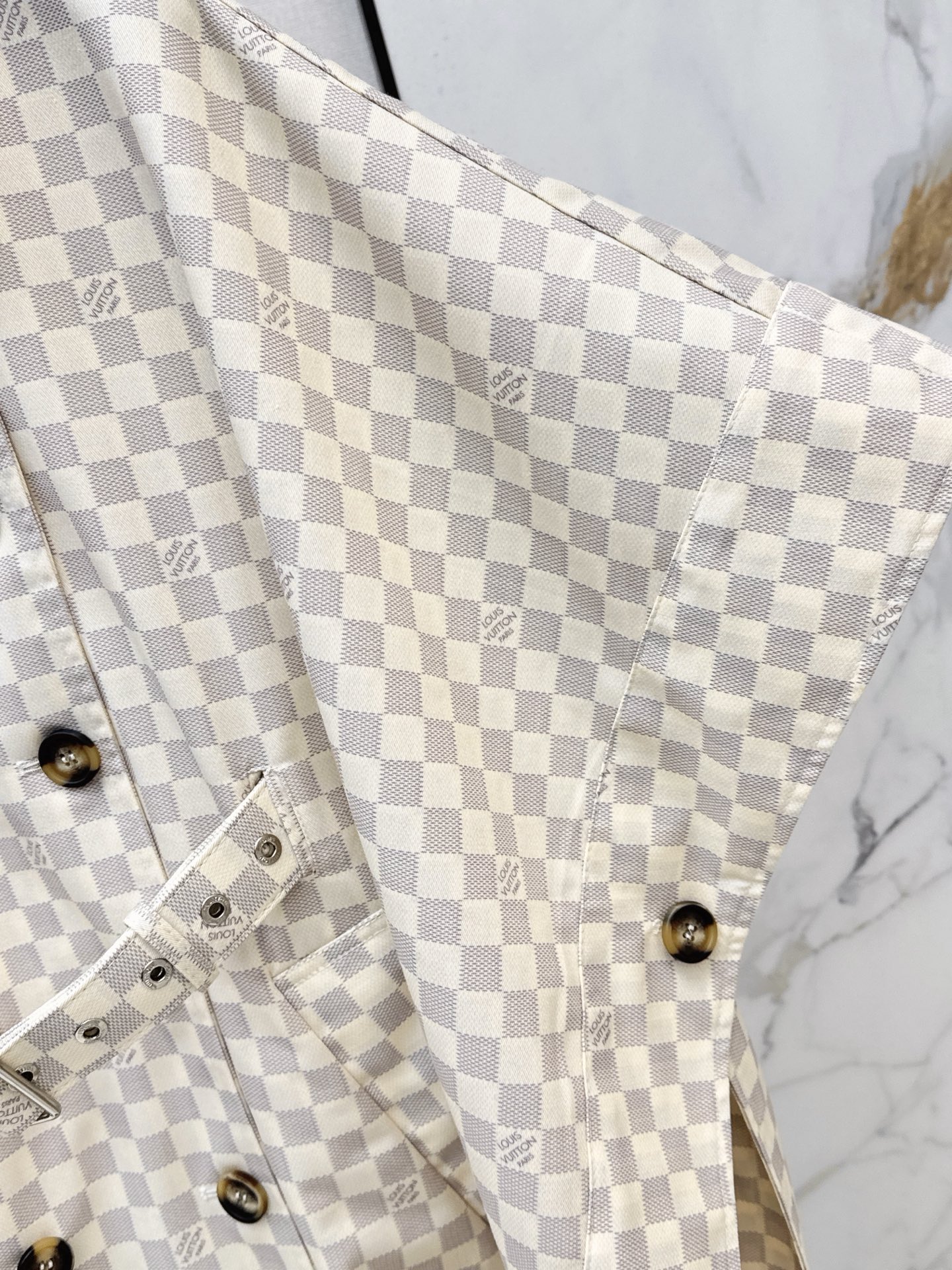 Loui 26fw check cape jacket