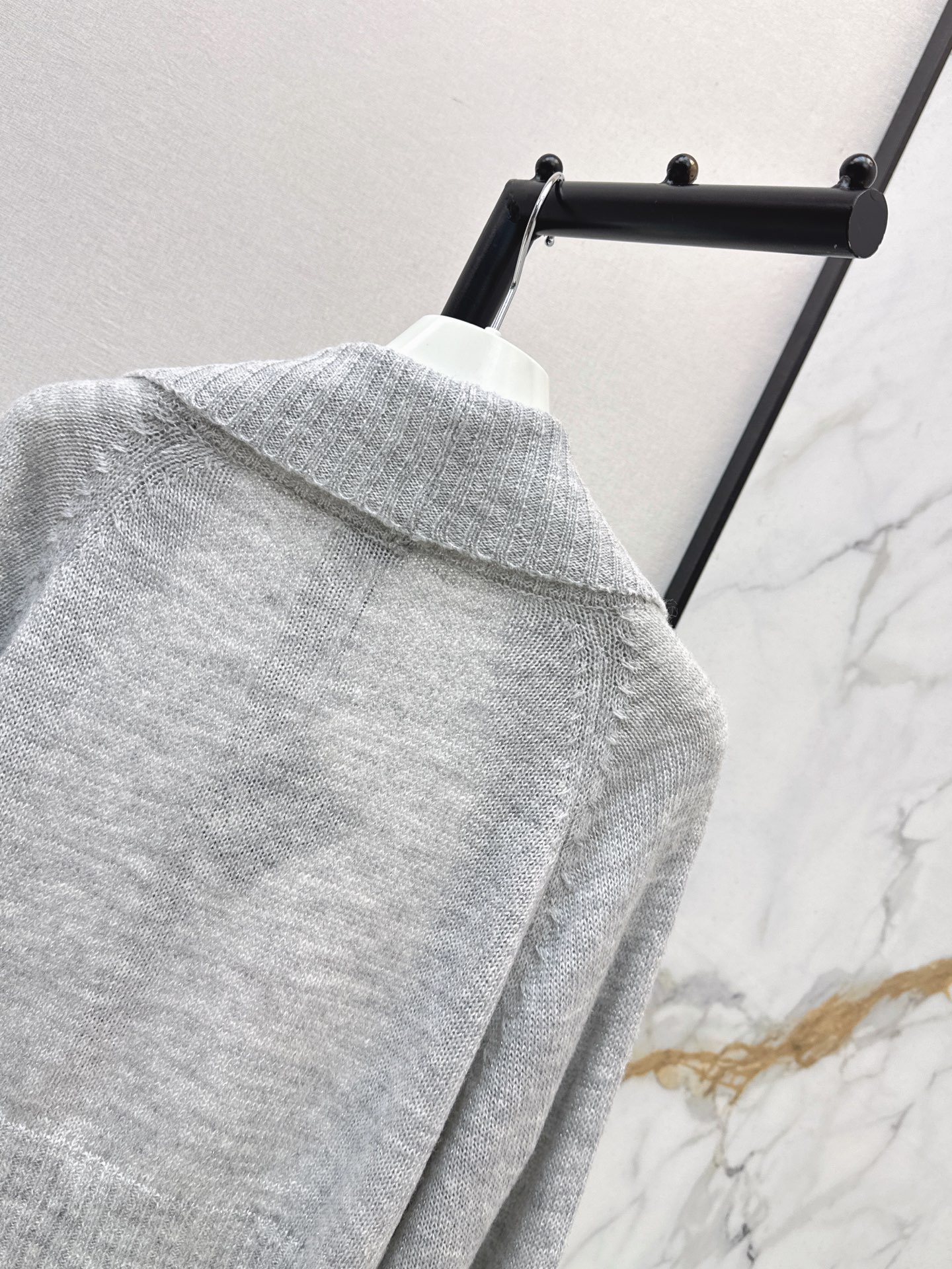 Loe 26fw cropped knit cardigan