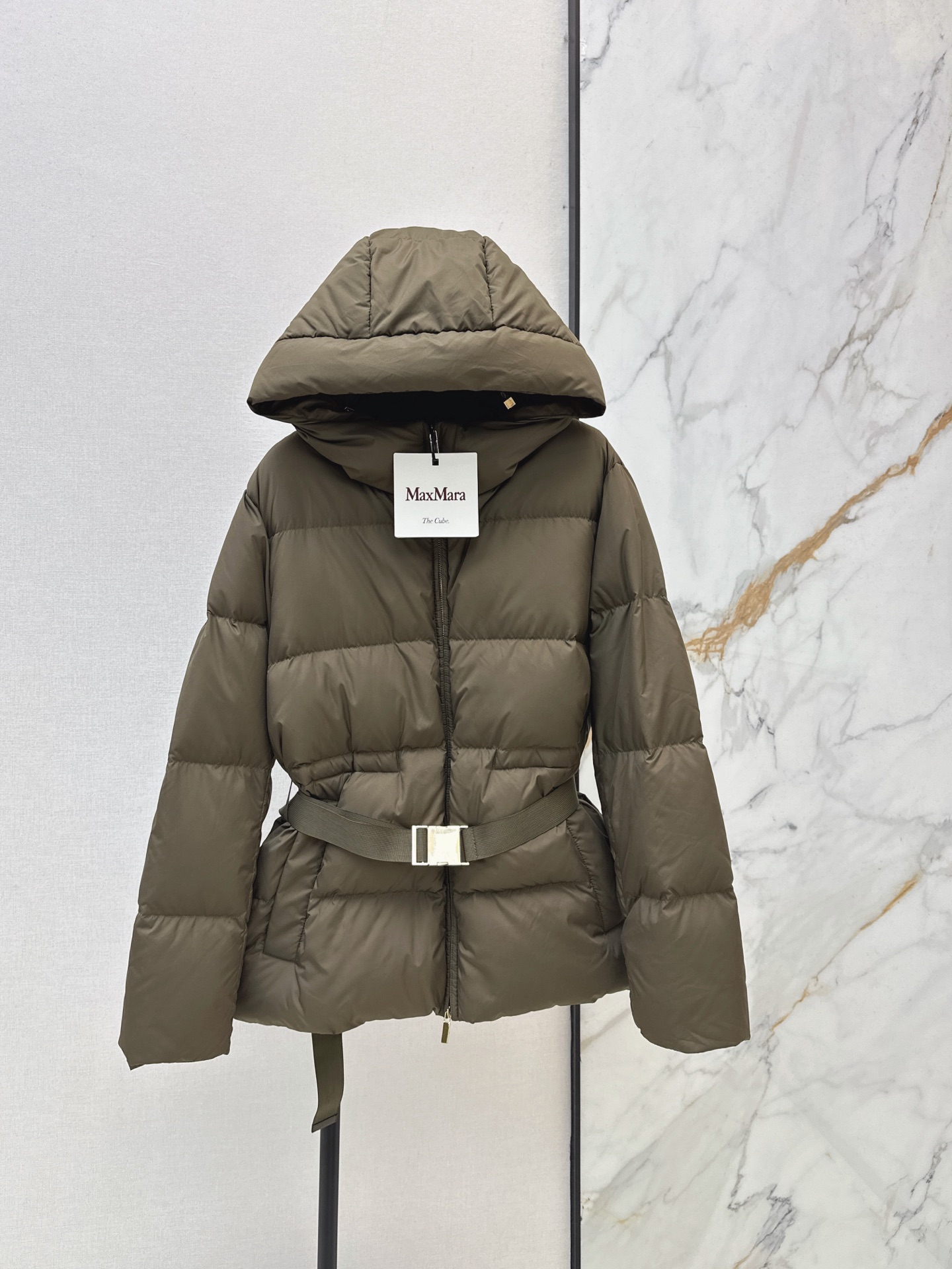 Max 26fw hooded down jacket