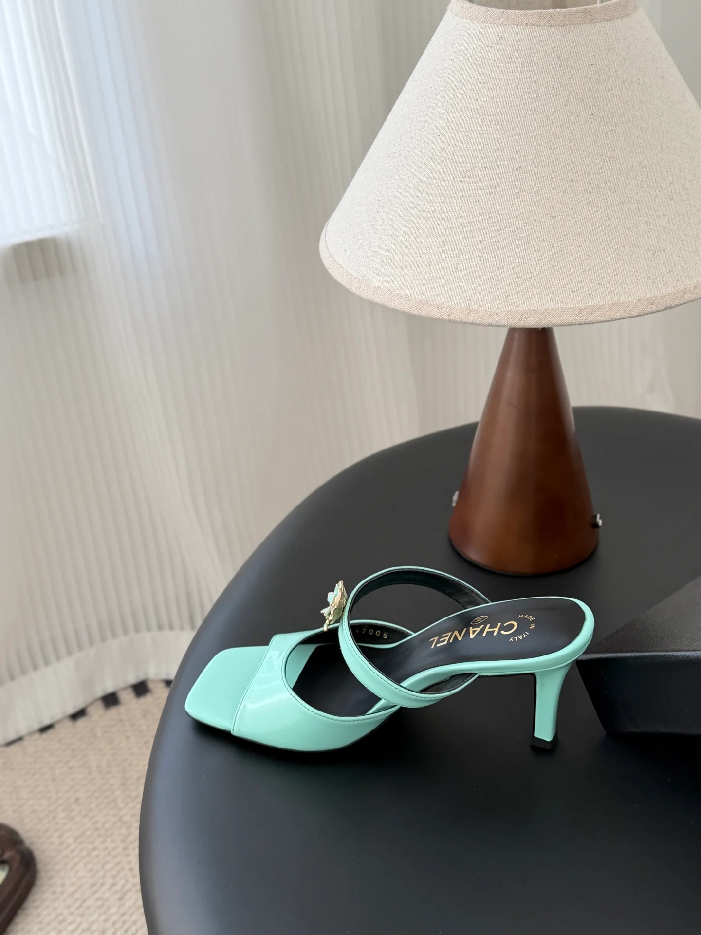 Chan 26ss camellia leather open-toe stiletto sandals