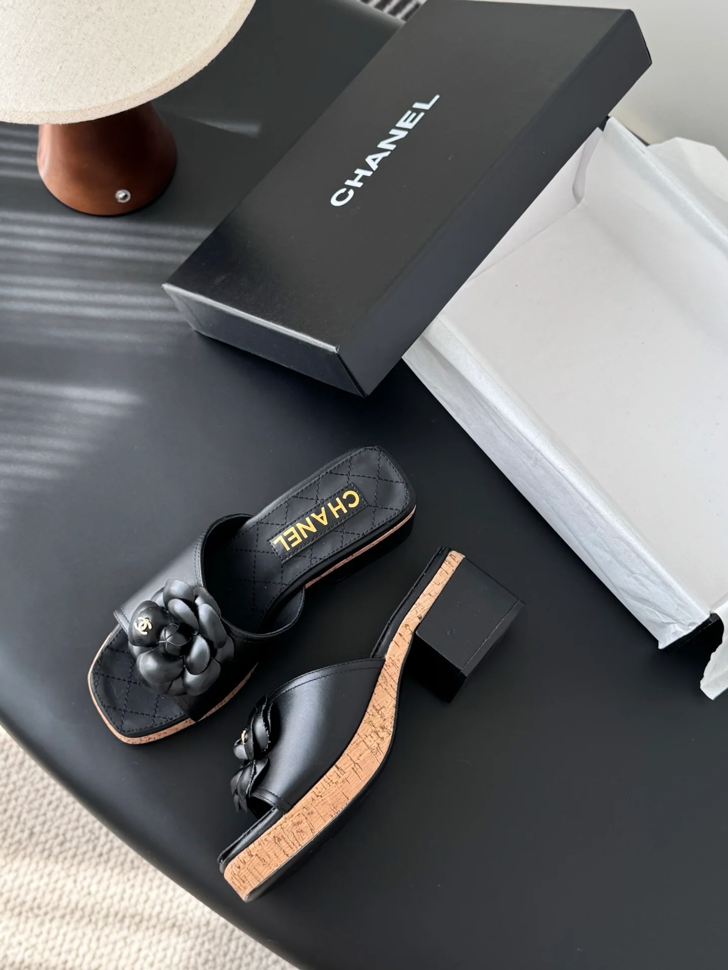 Chan 26ss camellia sides sandals
