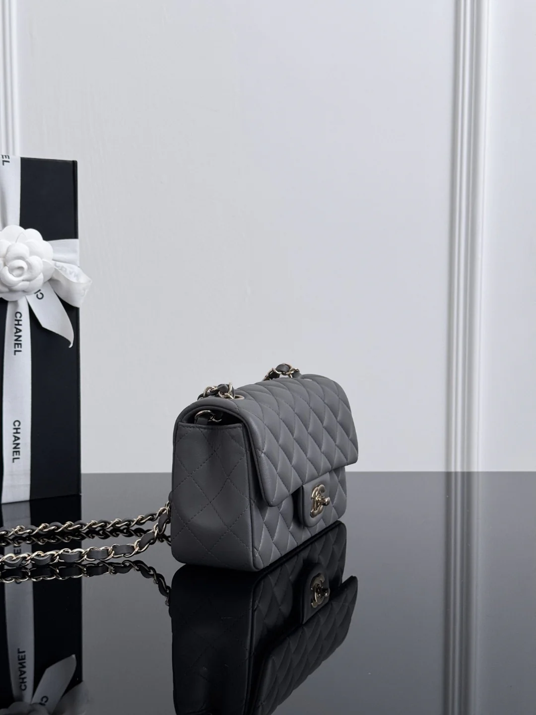 Chan cf20 chain shoulder bag