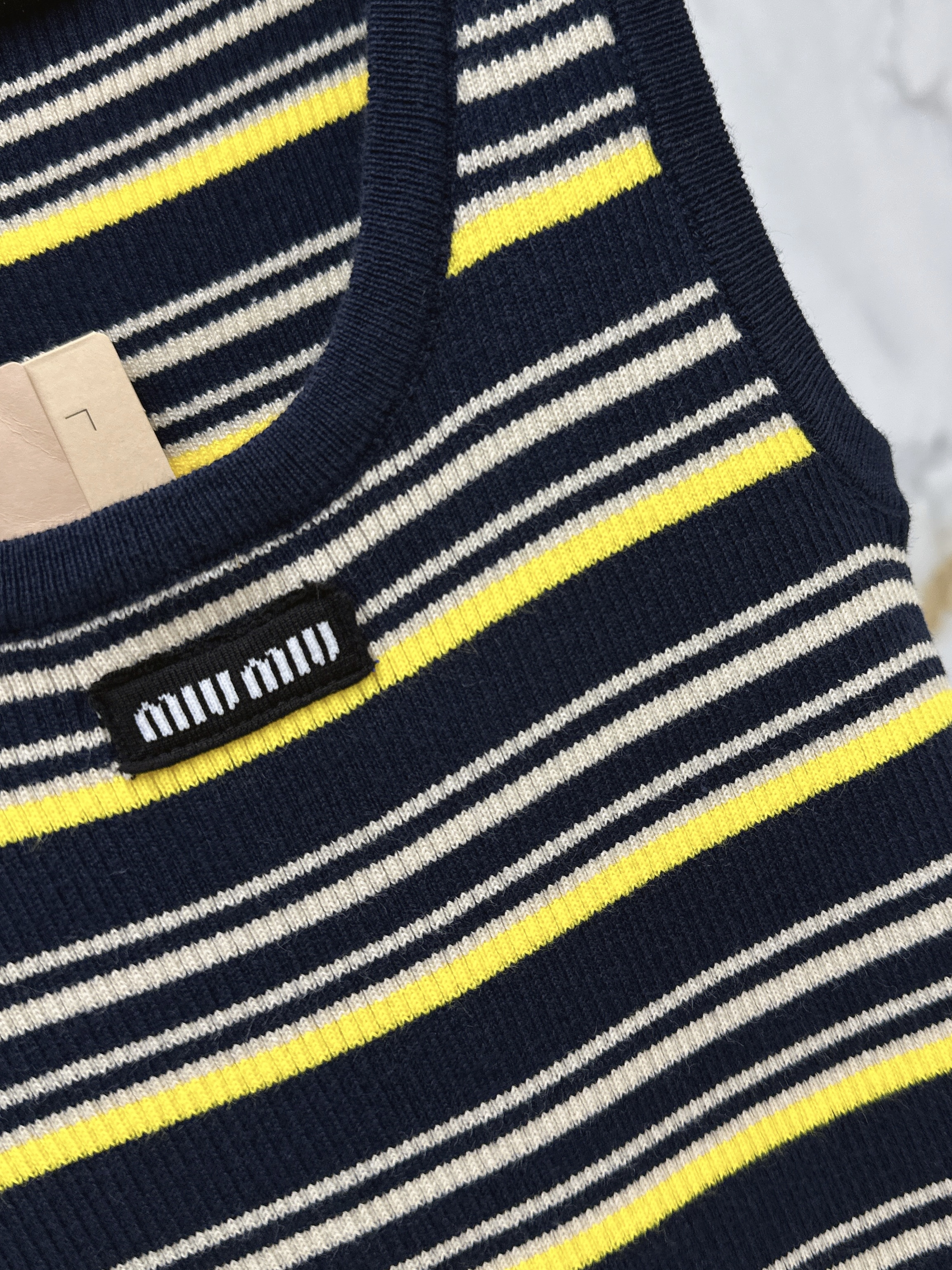 Miu 26ss stripe knit vest