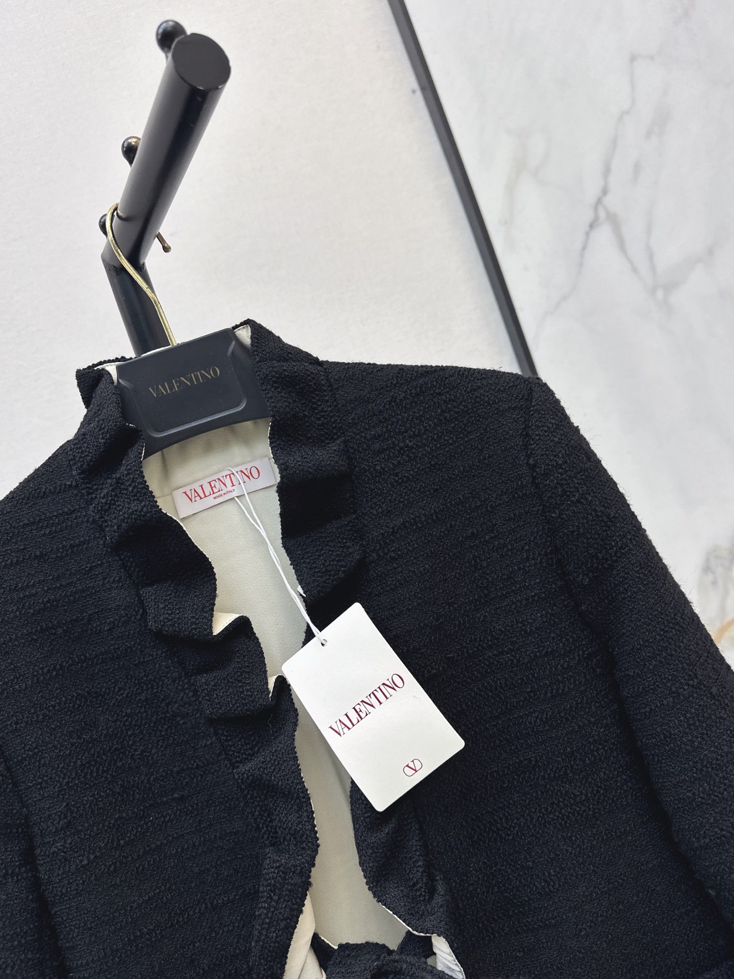 Valen 26fw ruffle jacket