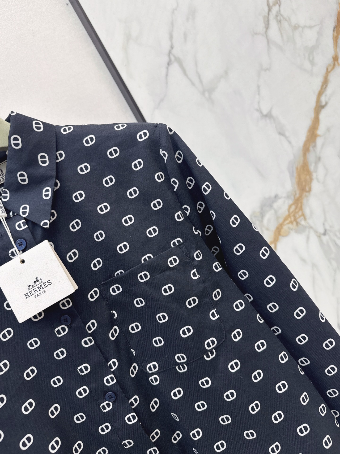 Her 26fw print shirt