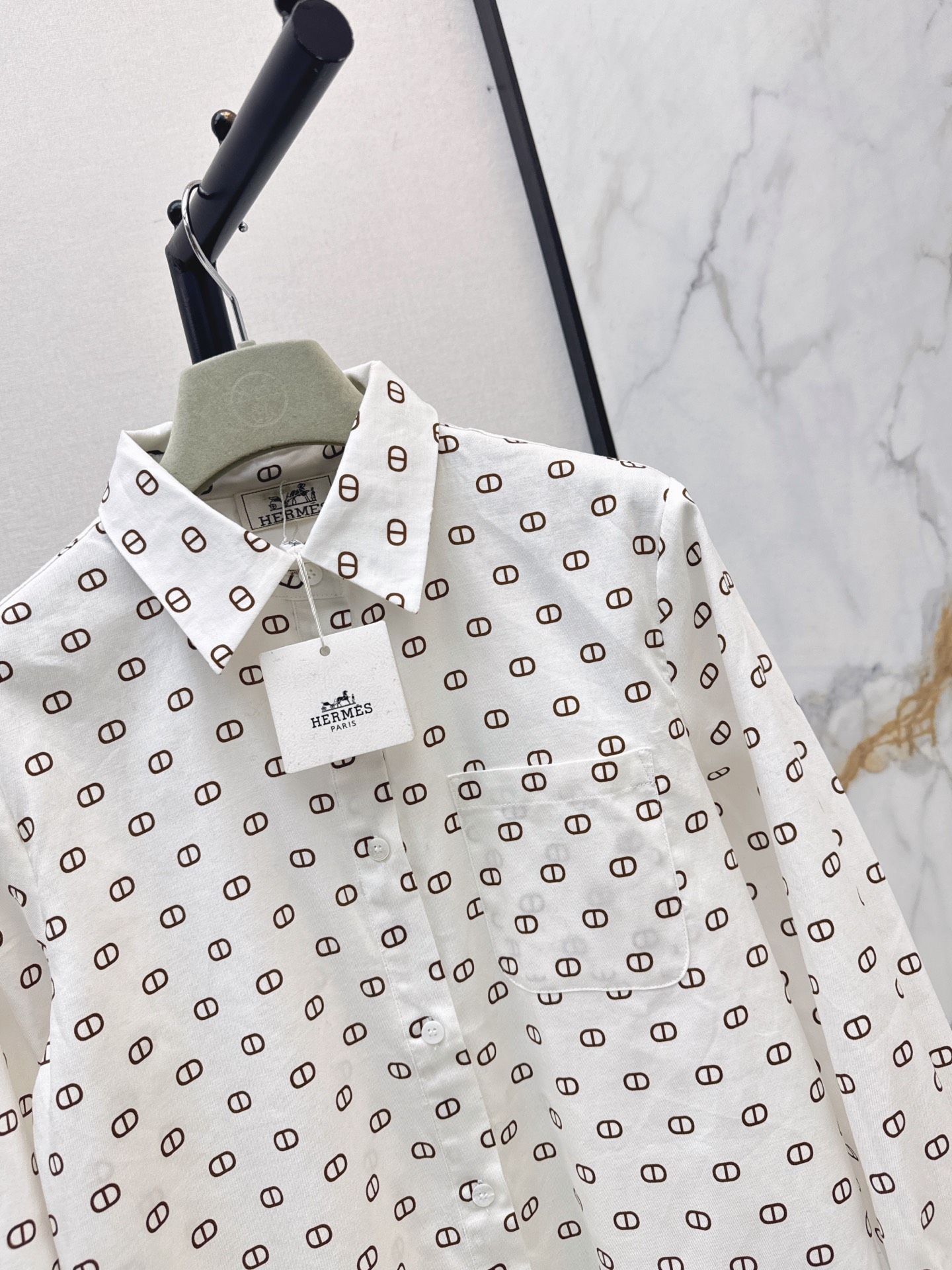 Her 26fw print shirt