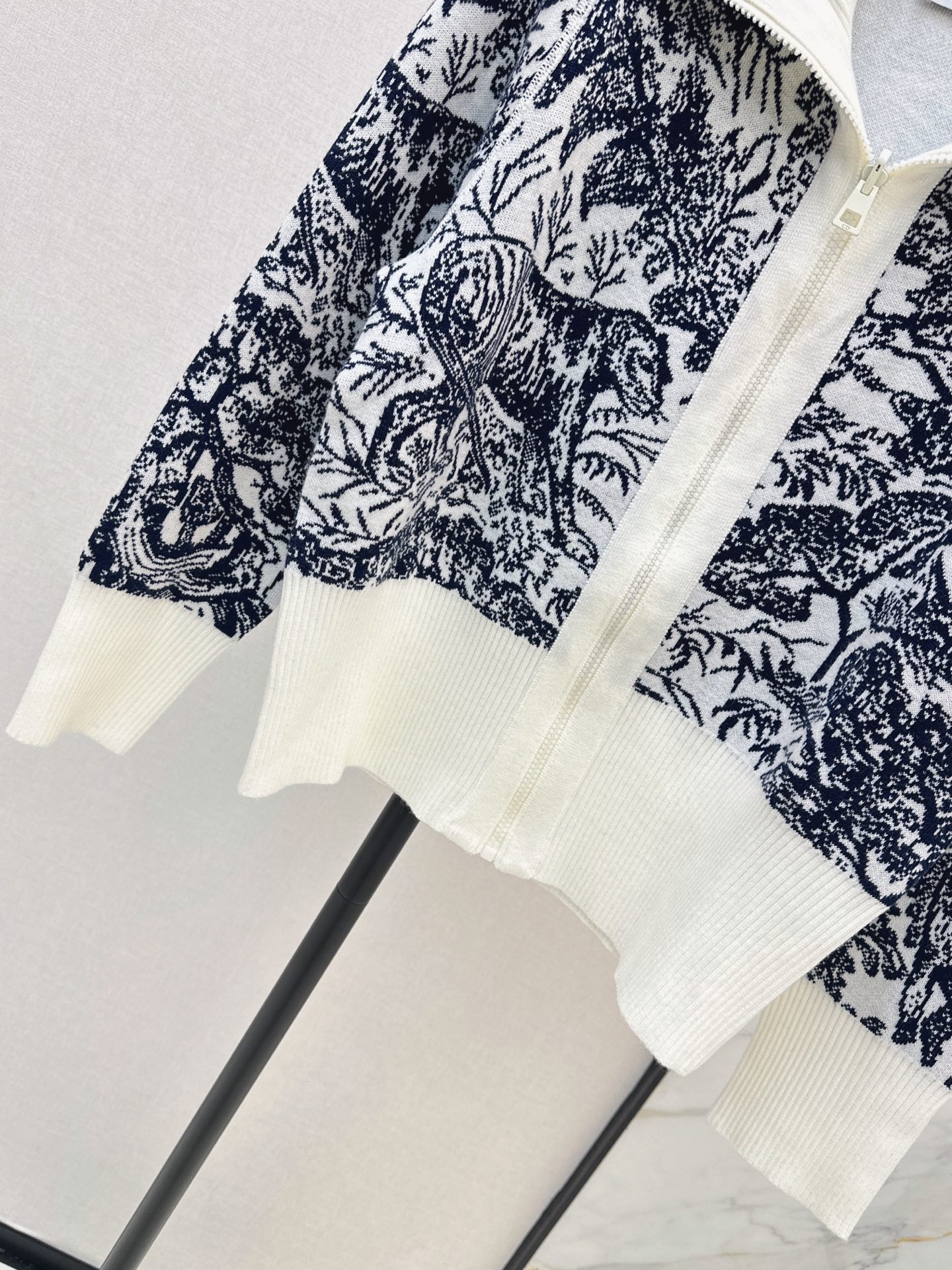CD 26fw cashmere cardigan