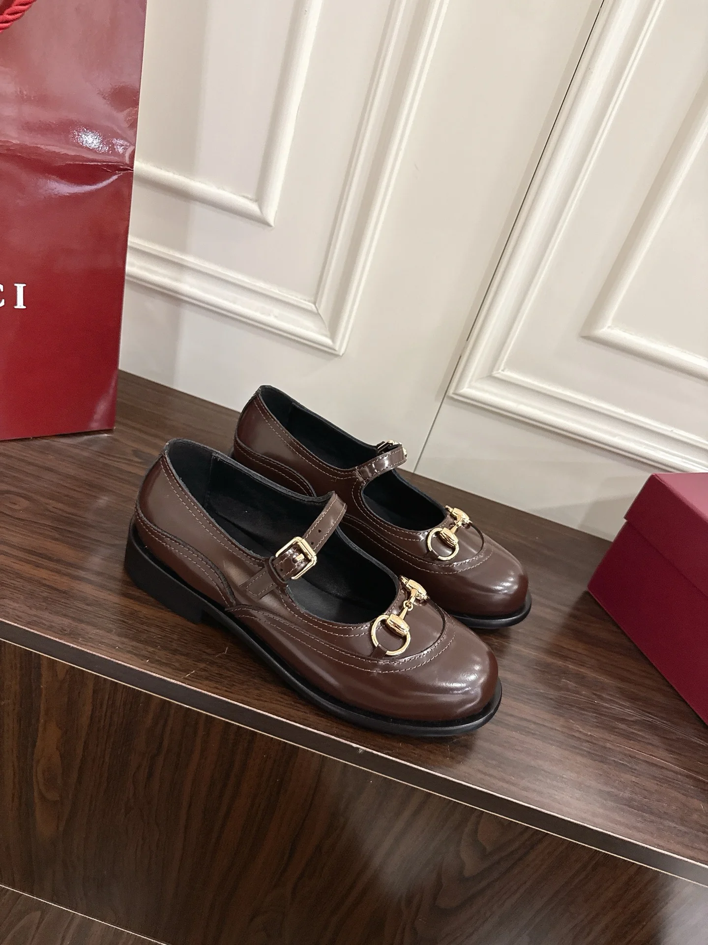 Guc 25fw mary jane flats