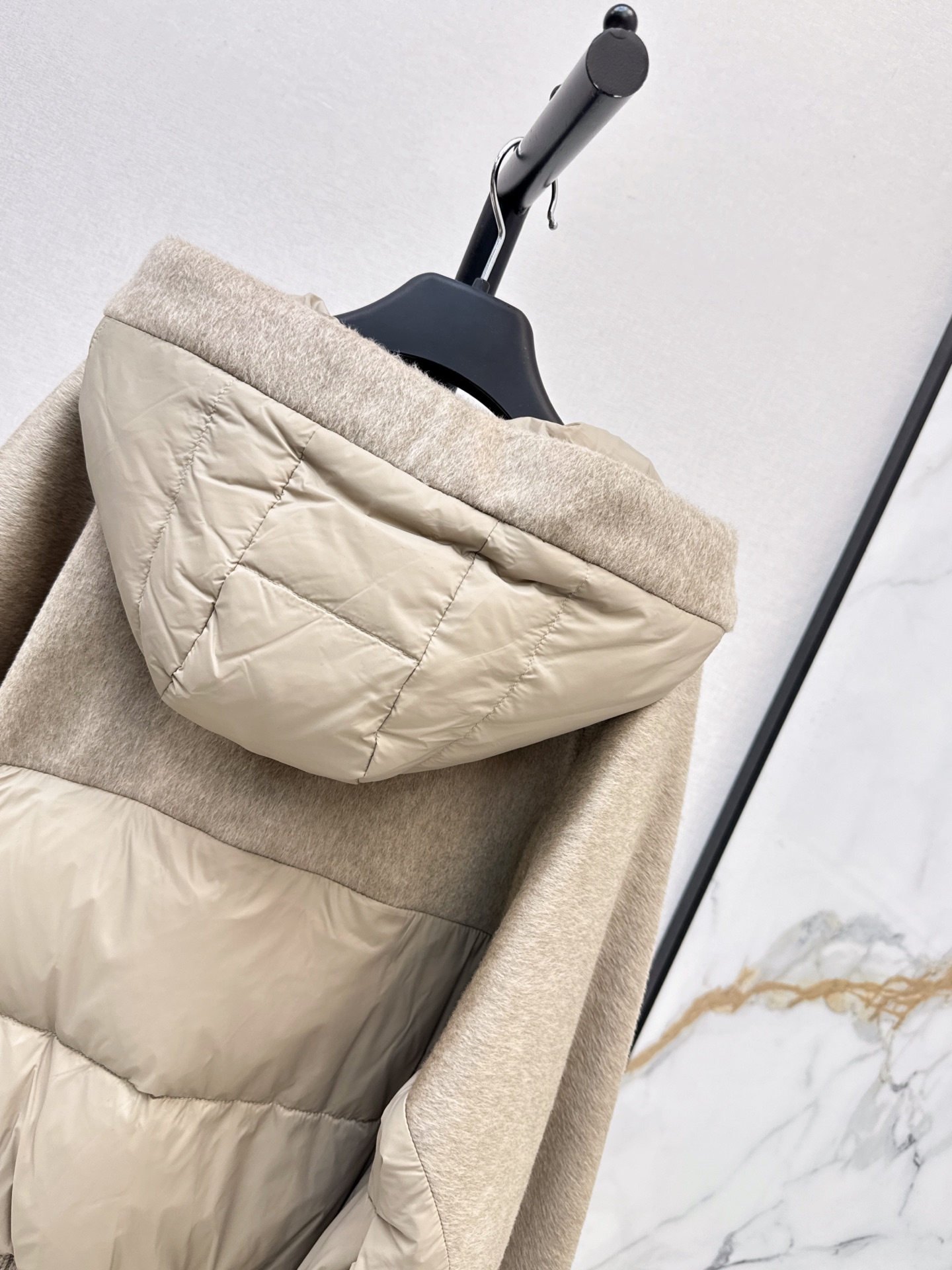 Max 26fw wool contract hooded down jacket