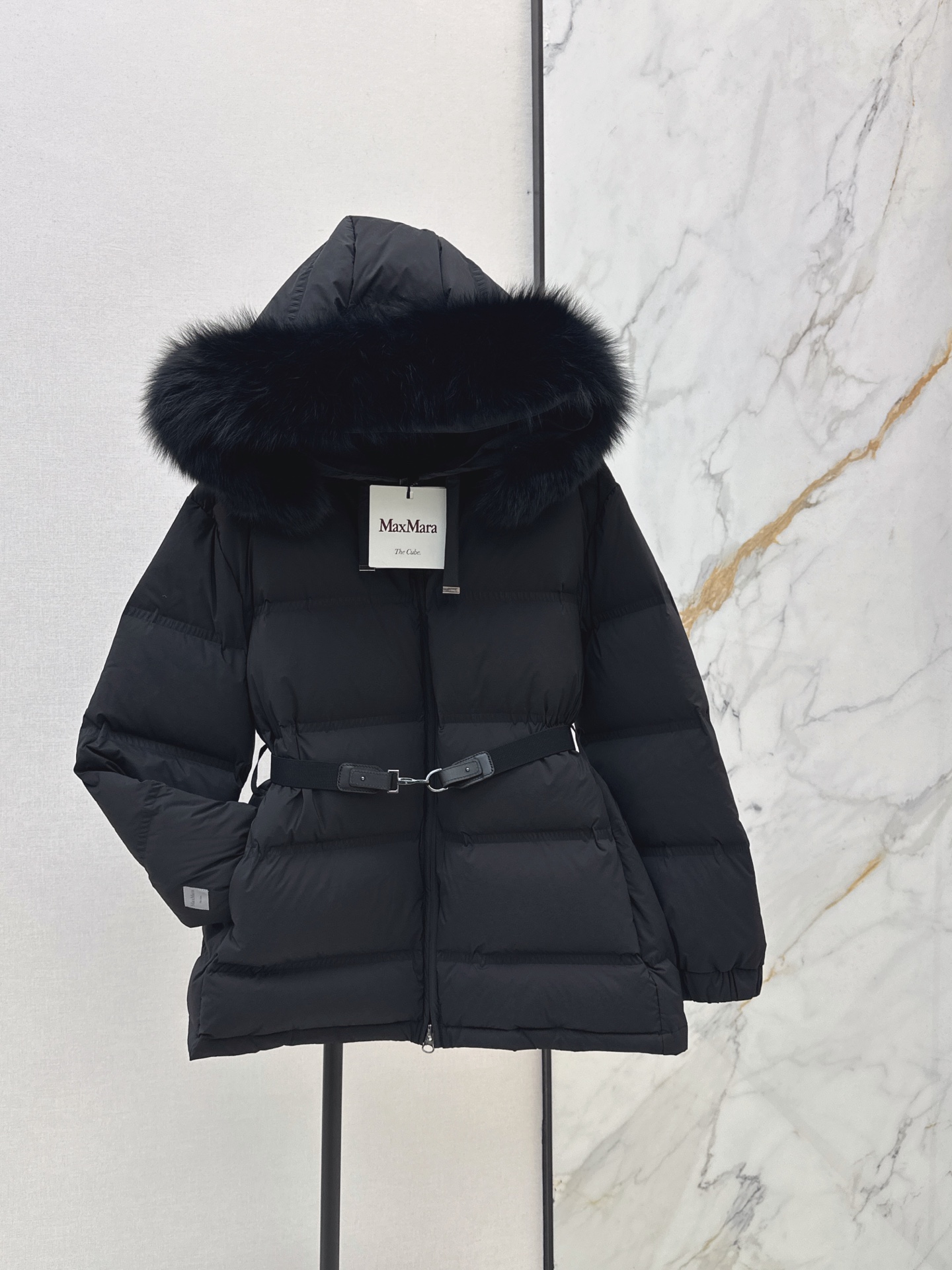 Max 26fw fur-trim hooded belted down jacket
