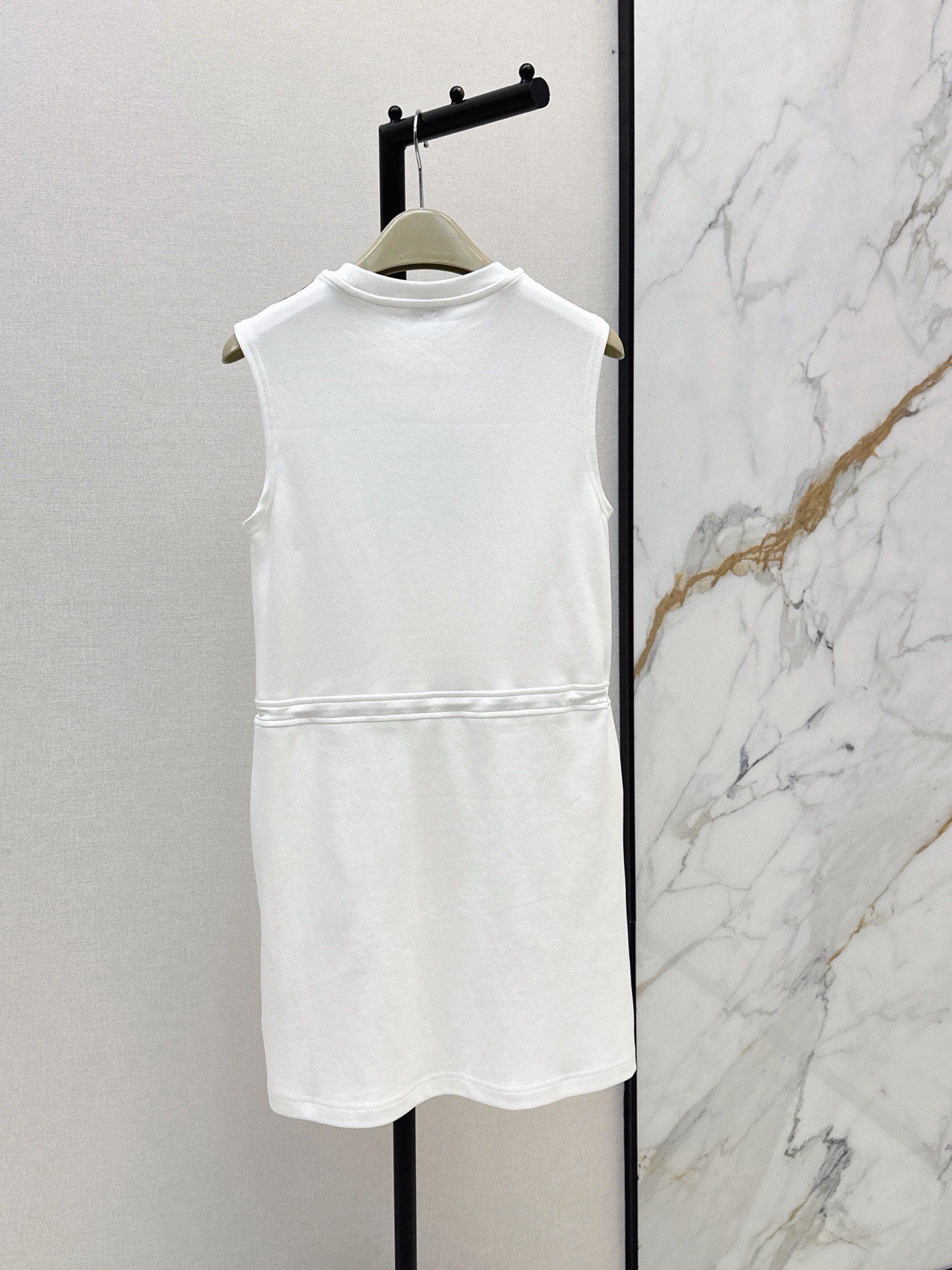 Bur 26ss sleeveless dress