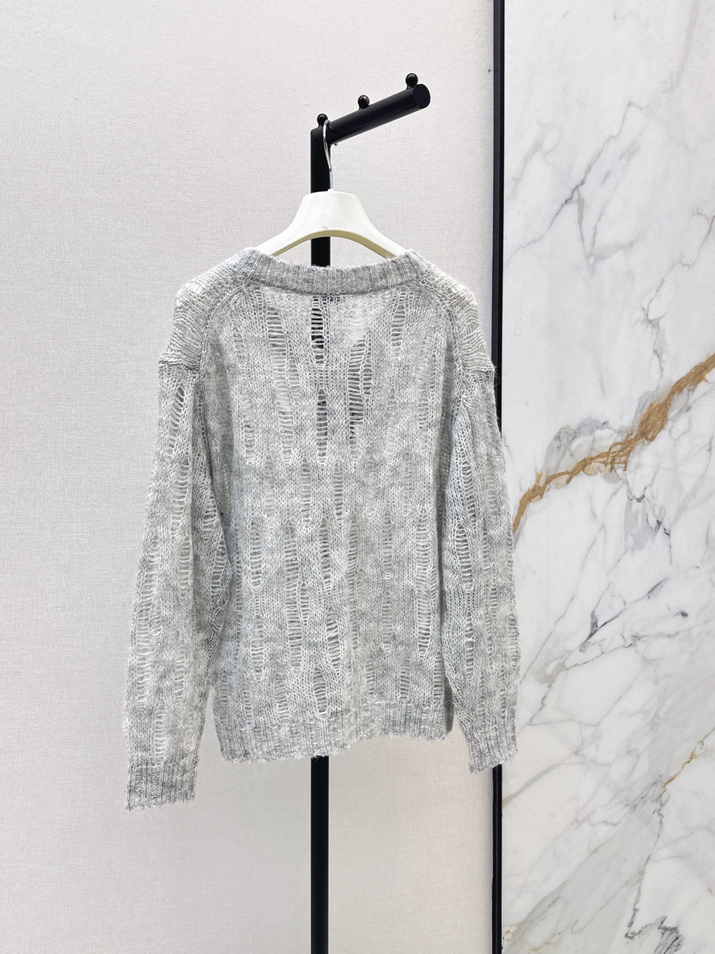 Loe 26fw hollow knit sweater