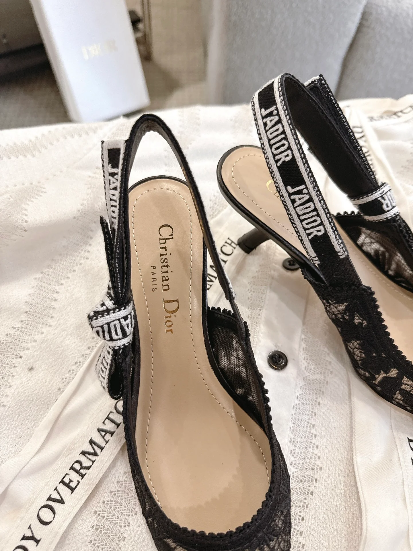 CD 25fw lace kitten slingback heels