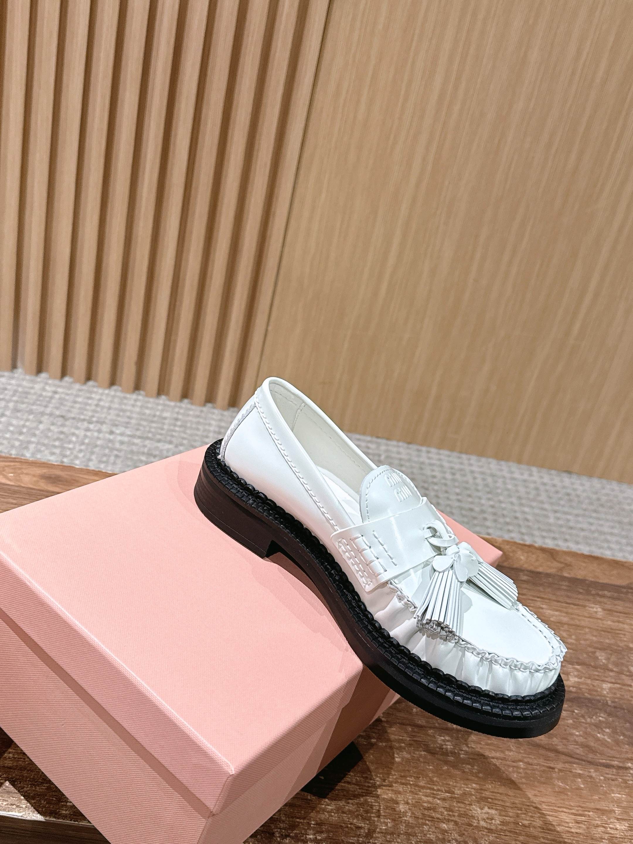 Miu 25fw loafer shoes