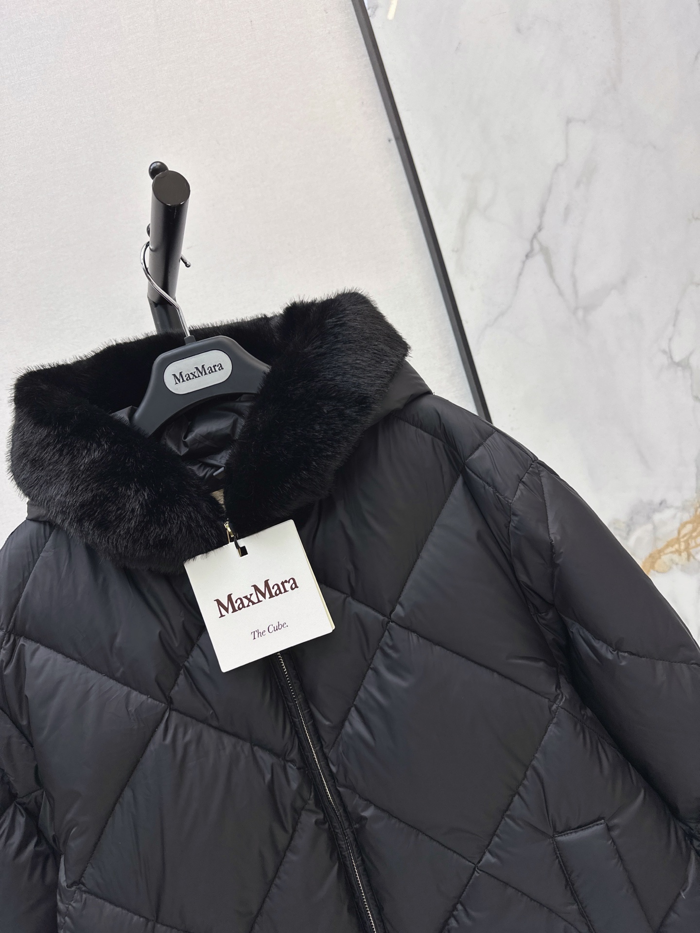 Max 26fw fur-trim down jacket