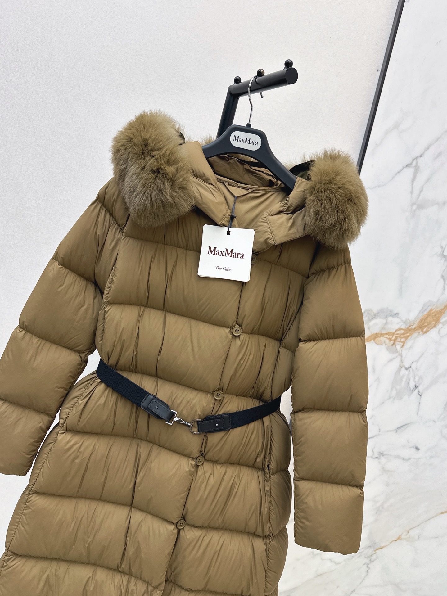 Max 26fw belted hooded down jacket
