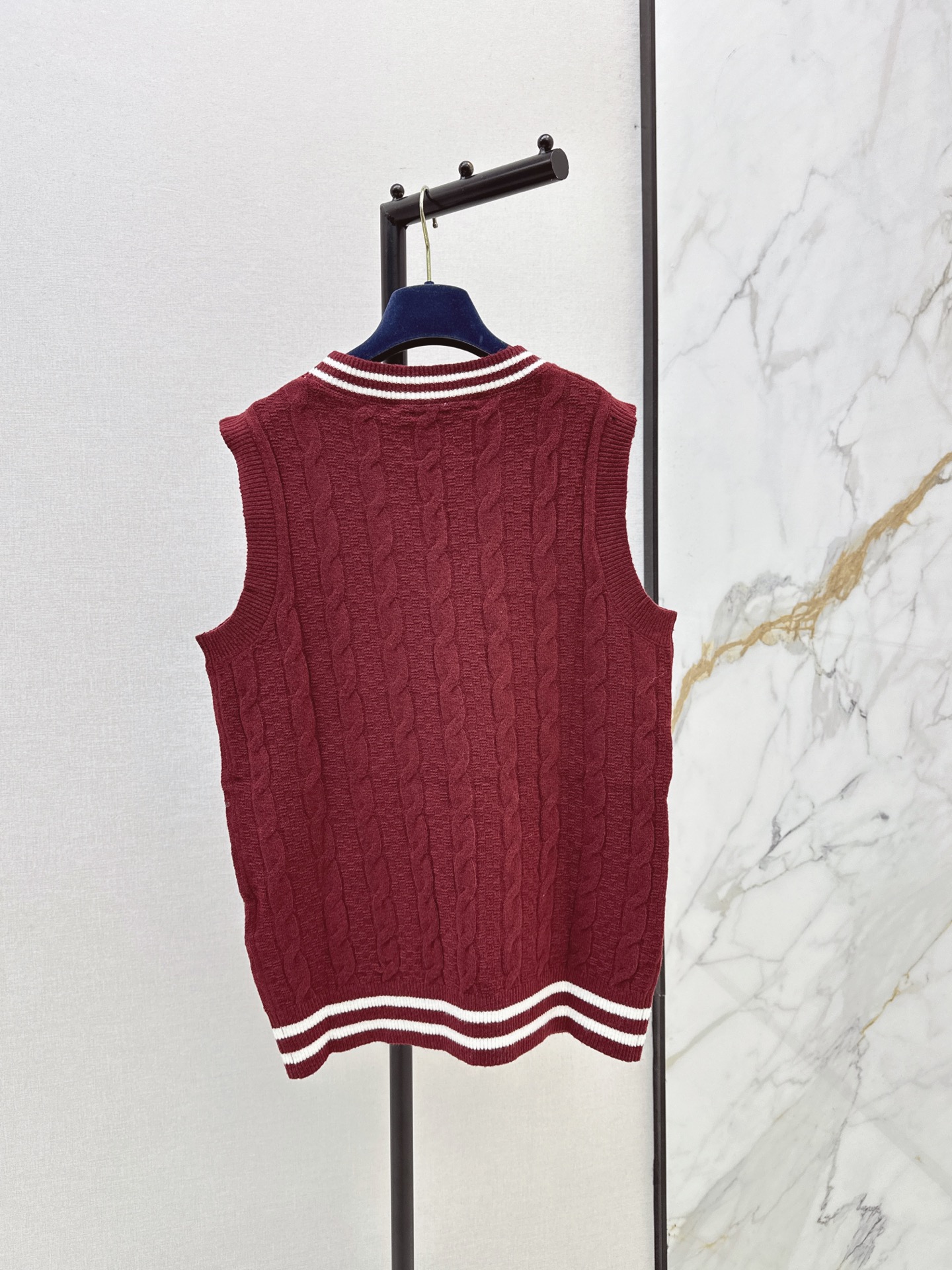Loui 26fw rhinestone knit vest