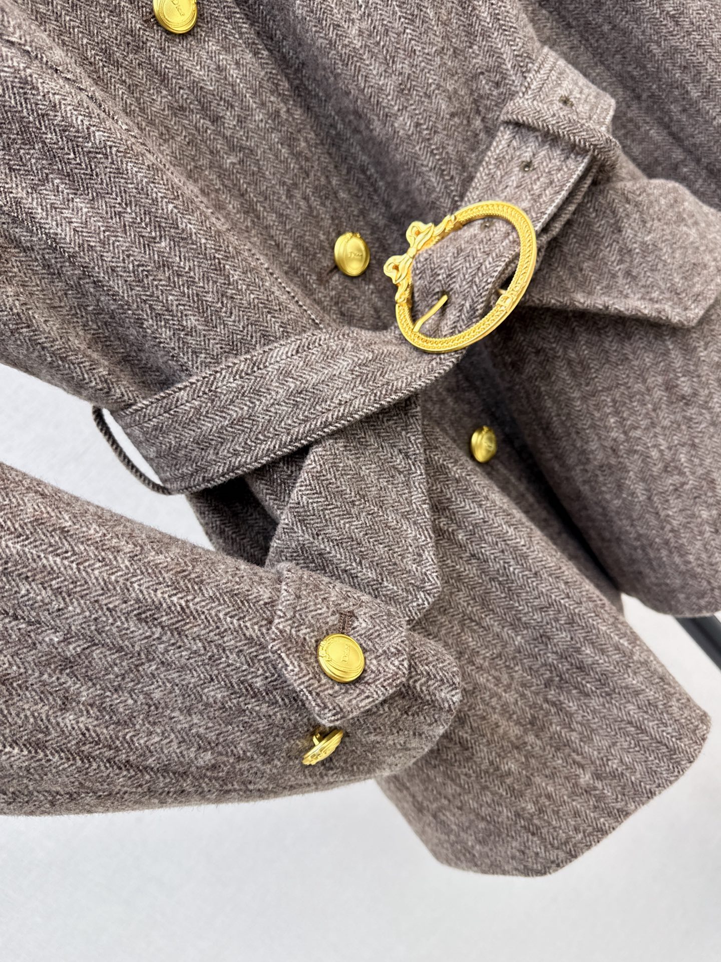 CD 26fw  herringbone belted jacket