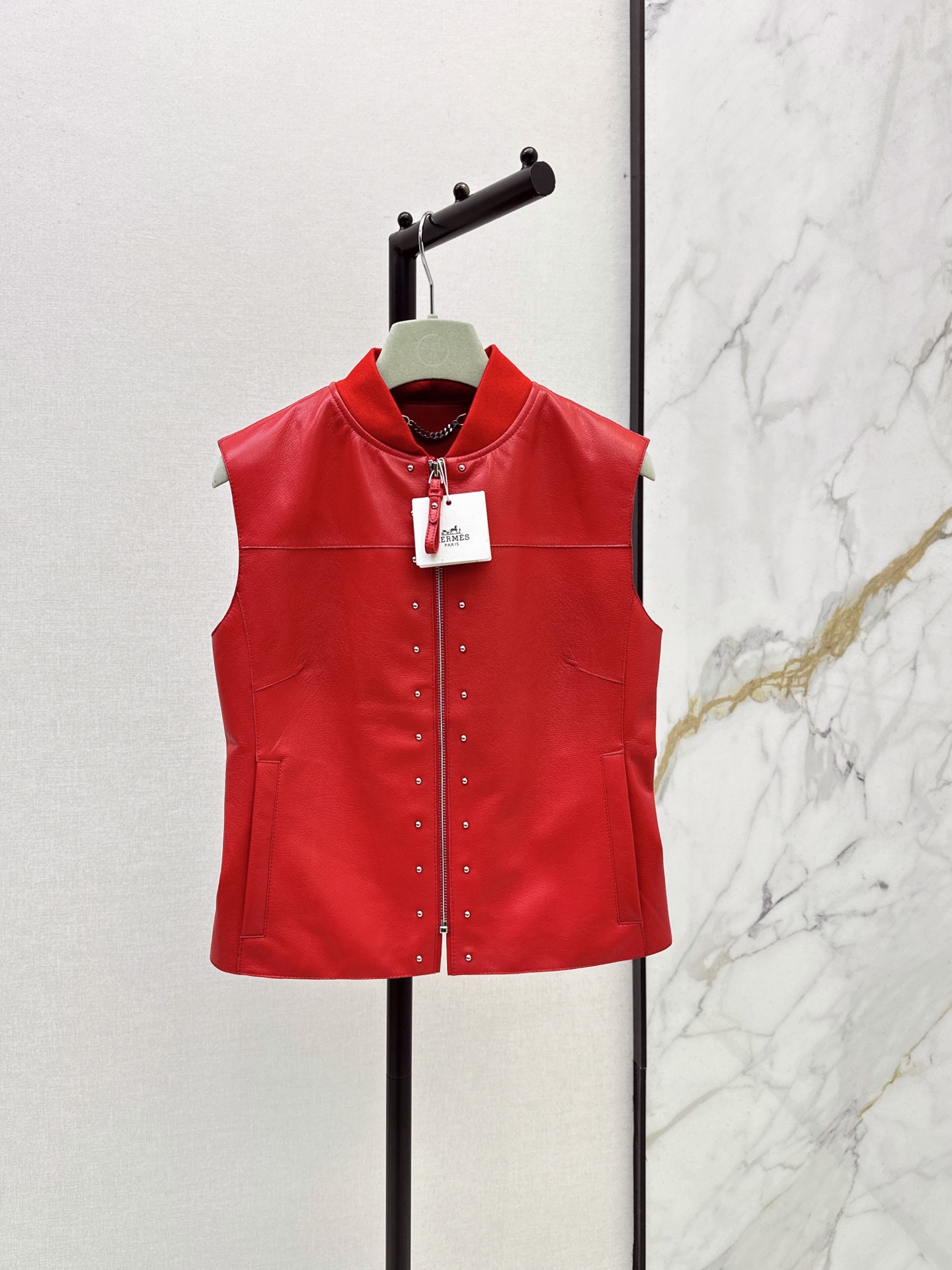 Her 26fw leather vest jacket