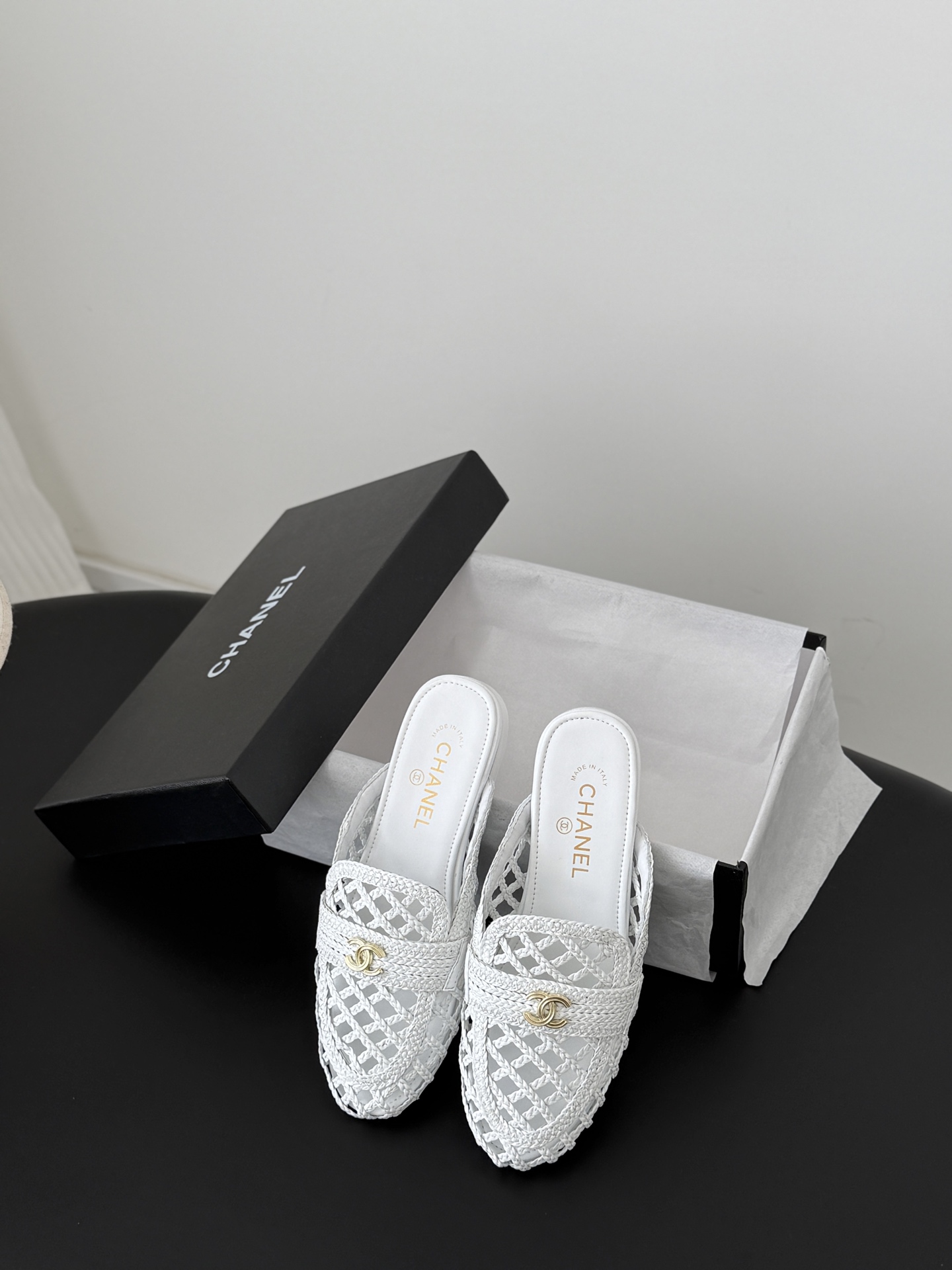 Chan 26ss woven slippers