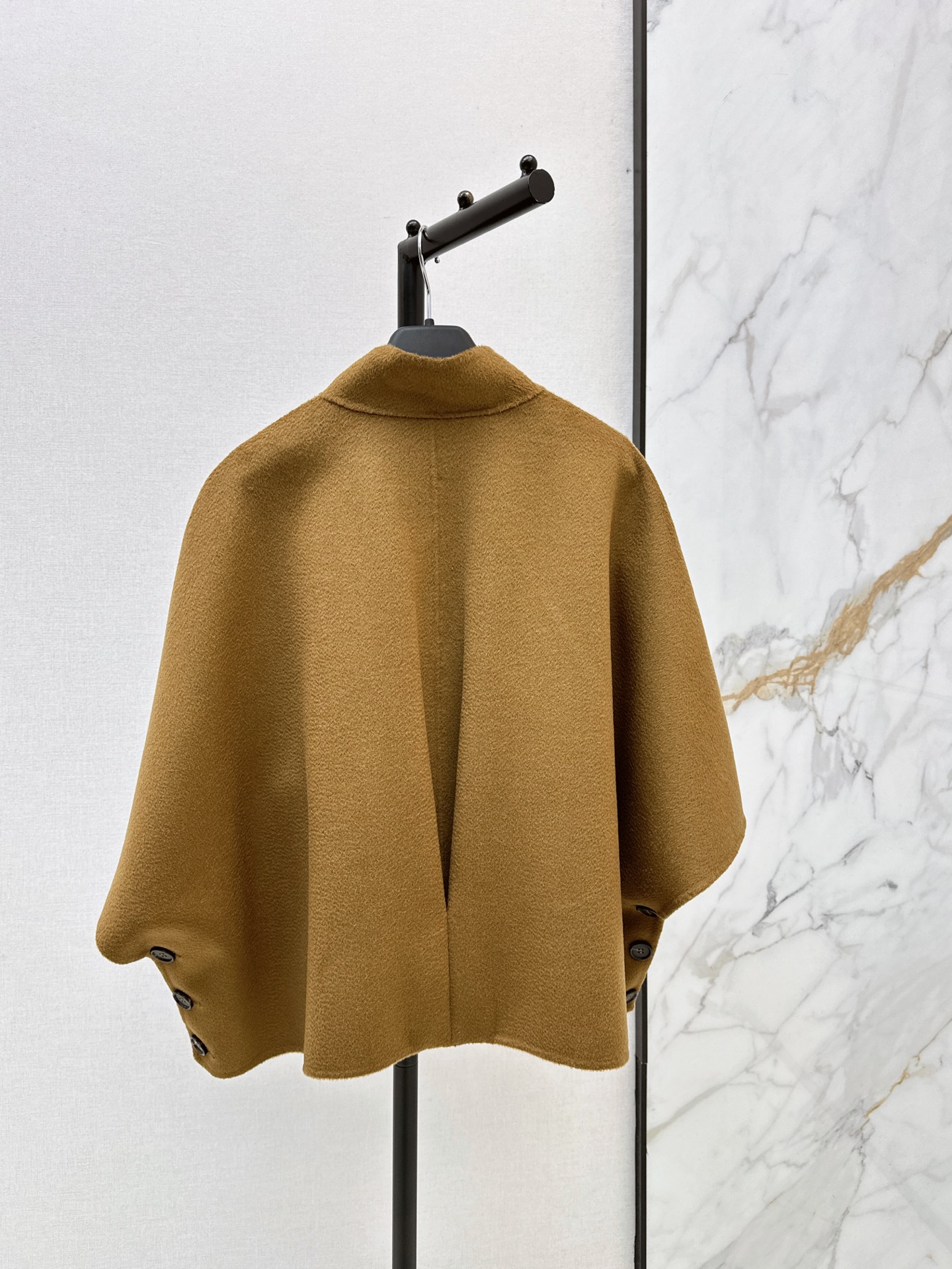 Max 26fw cape jacket