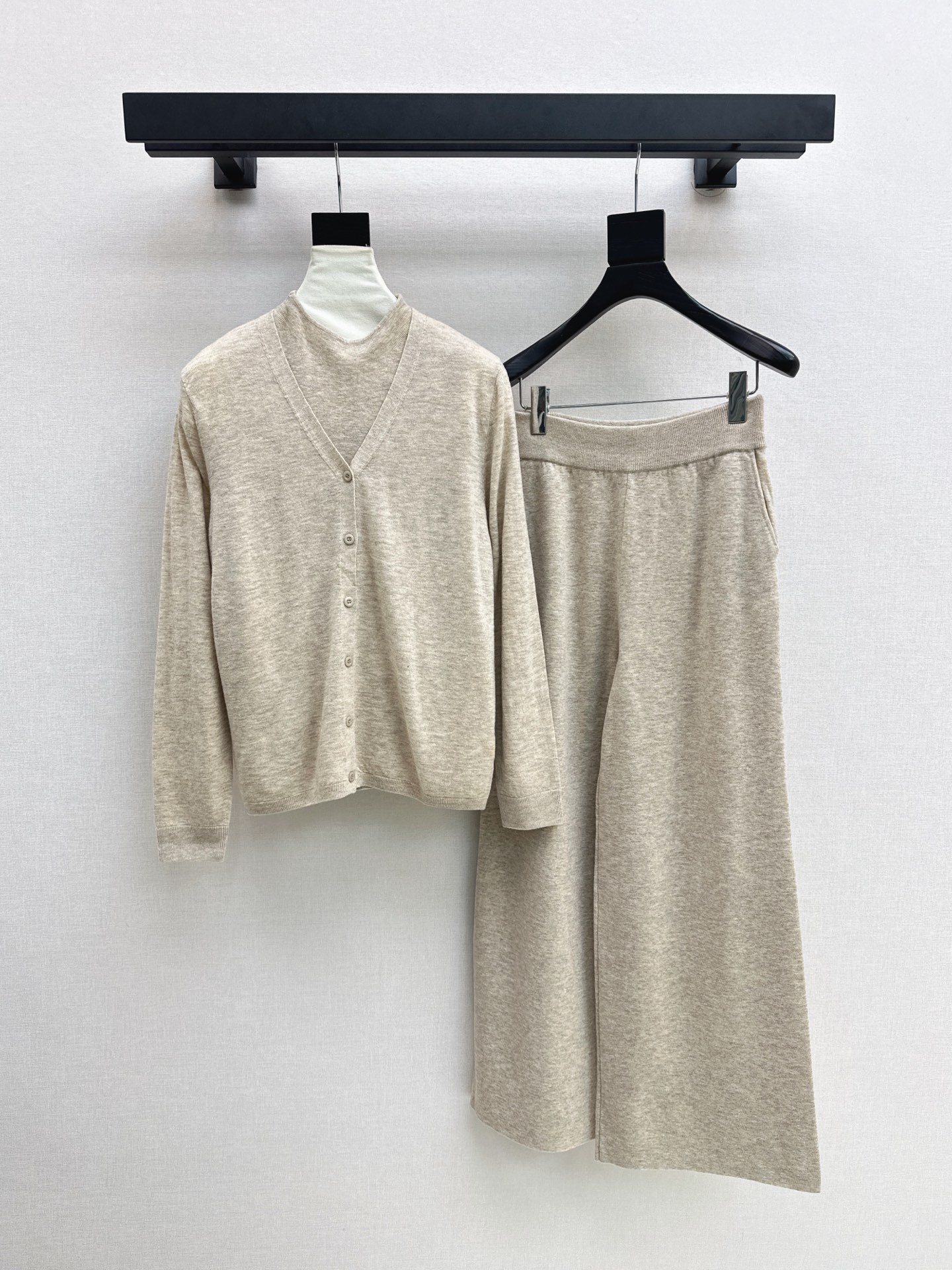 Her 26fw knit vest cardigan pants sets