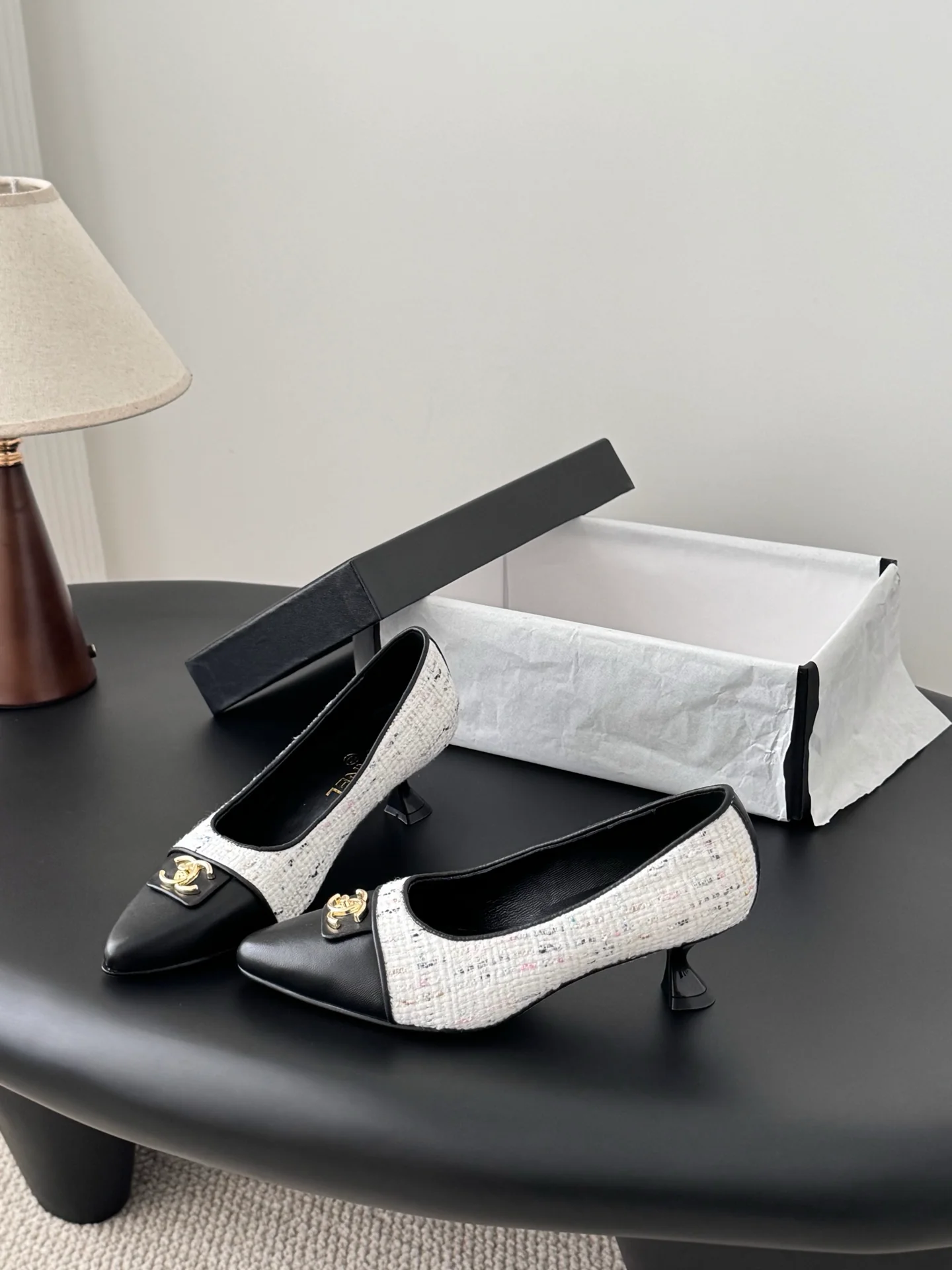 Chan 26ss kitten heel