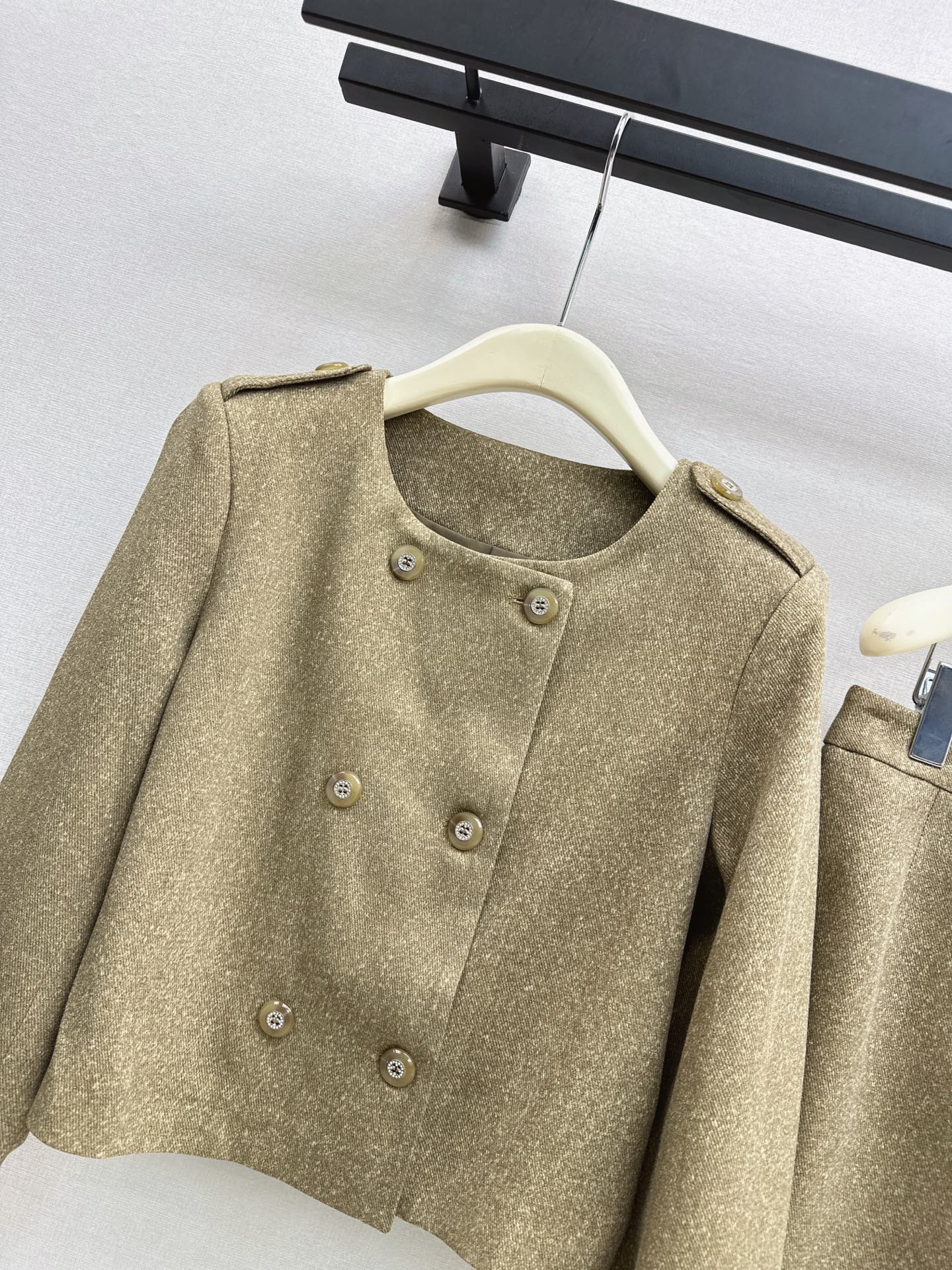 Chan 26fw cropped jacket jacket A-line skirt sets