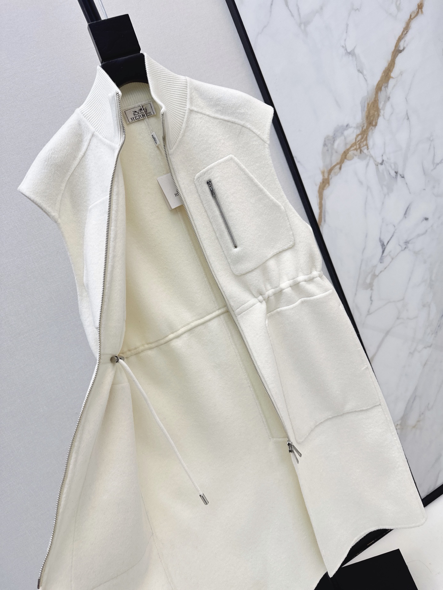 Her 26fw drawstring woolen vest