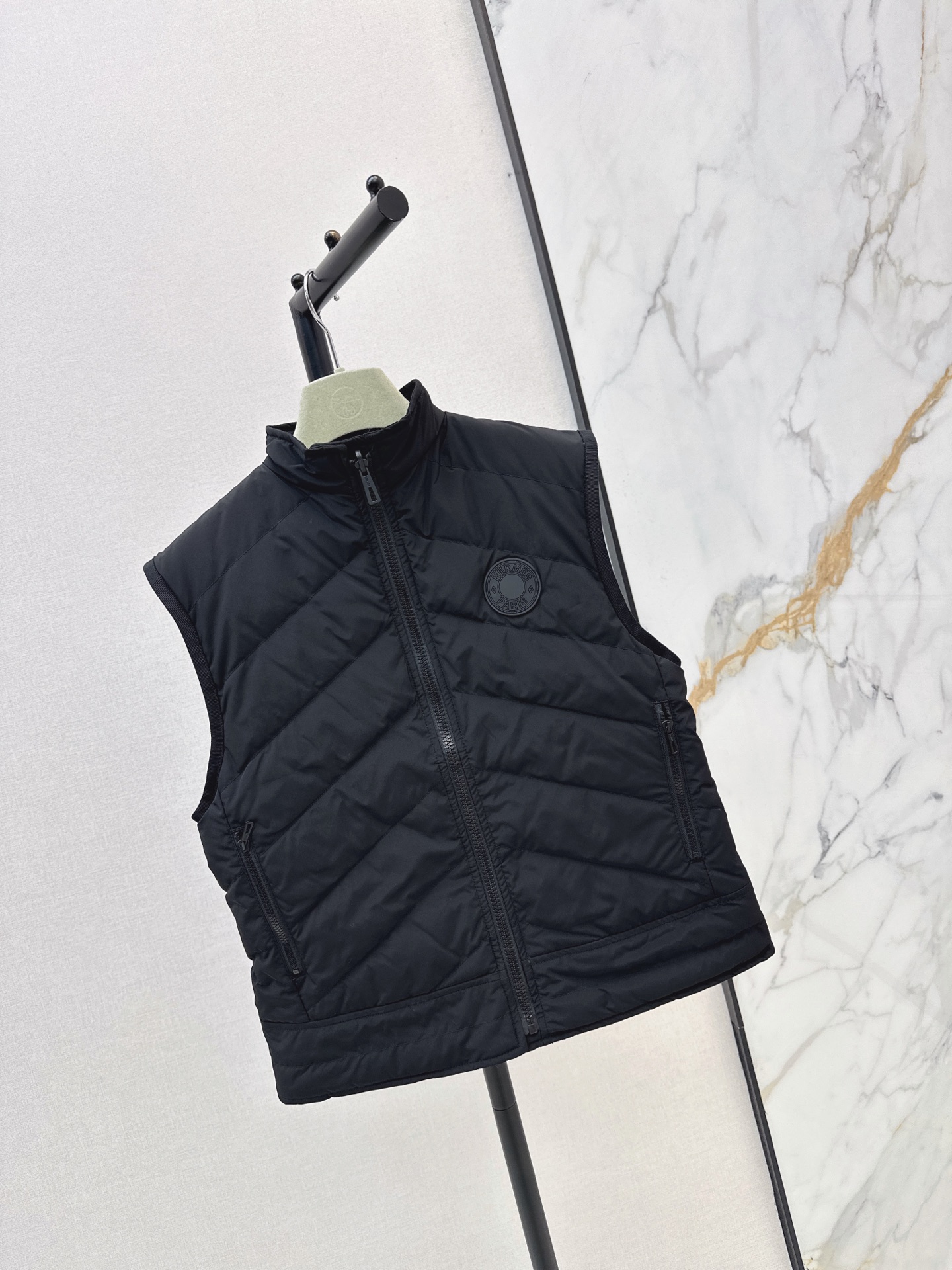 Her 26fw down vest