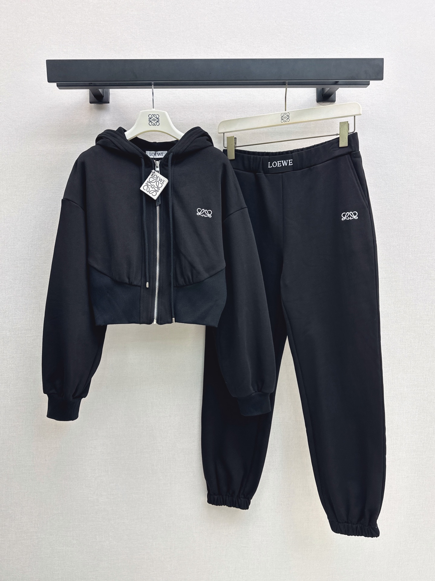 Loe 26fw embroidery hooded jacket pants sets