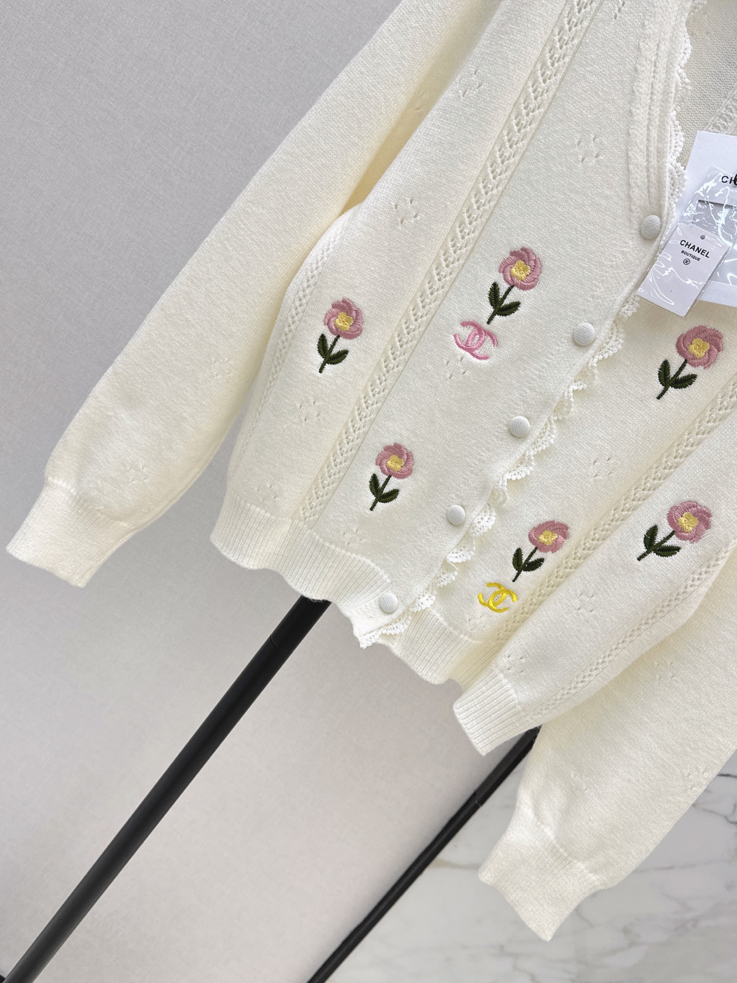 Chan 26fw embroidery knit cardigan