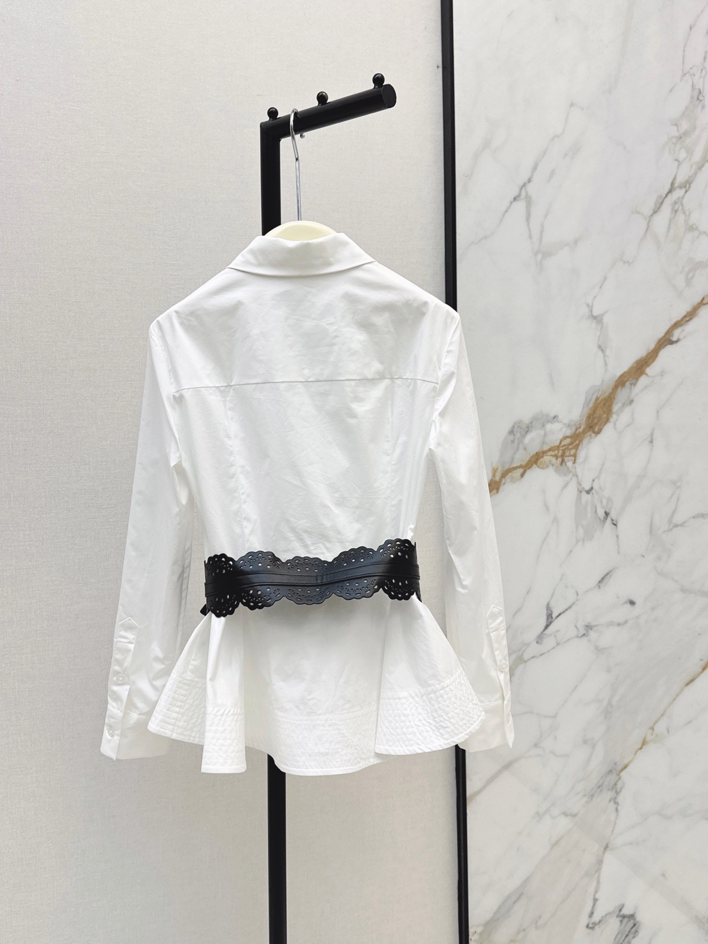 Ala 26fw belted ruffle shirt
