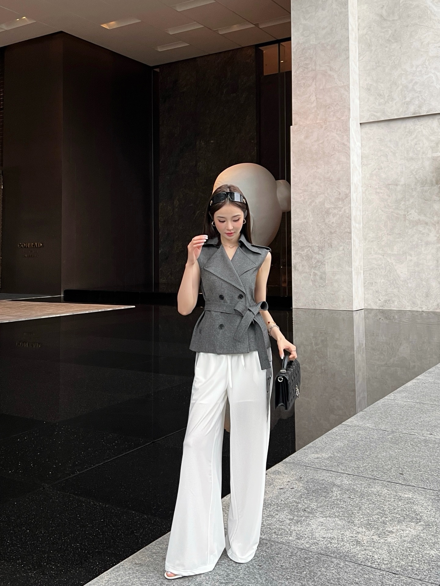 CD 26ss bee embroidery waistcoat