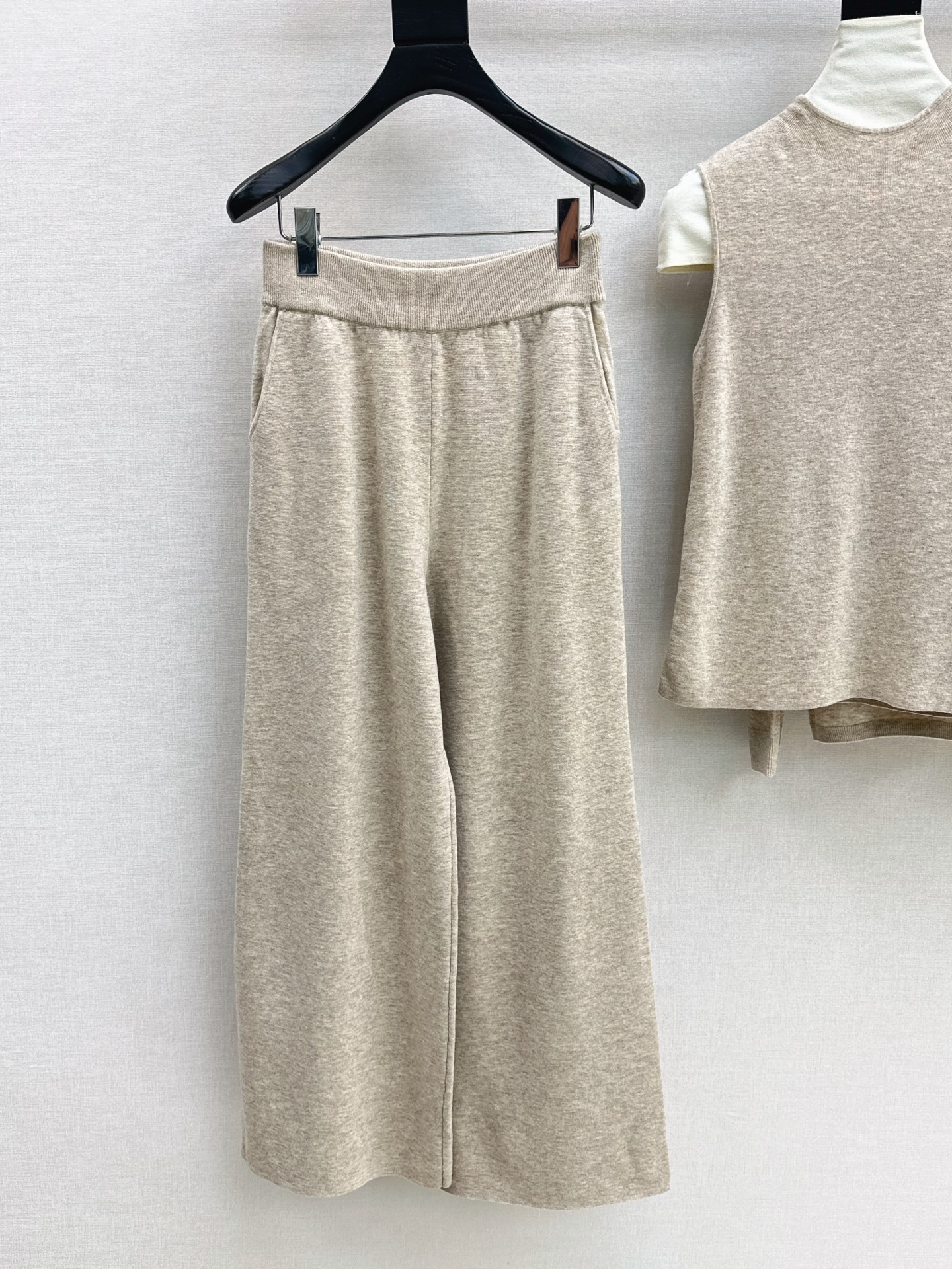 Her 26fw knit vest cardigan pants sets