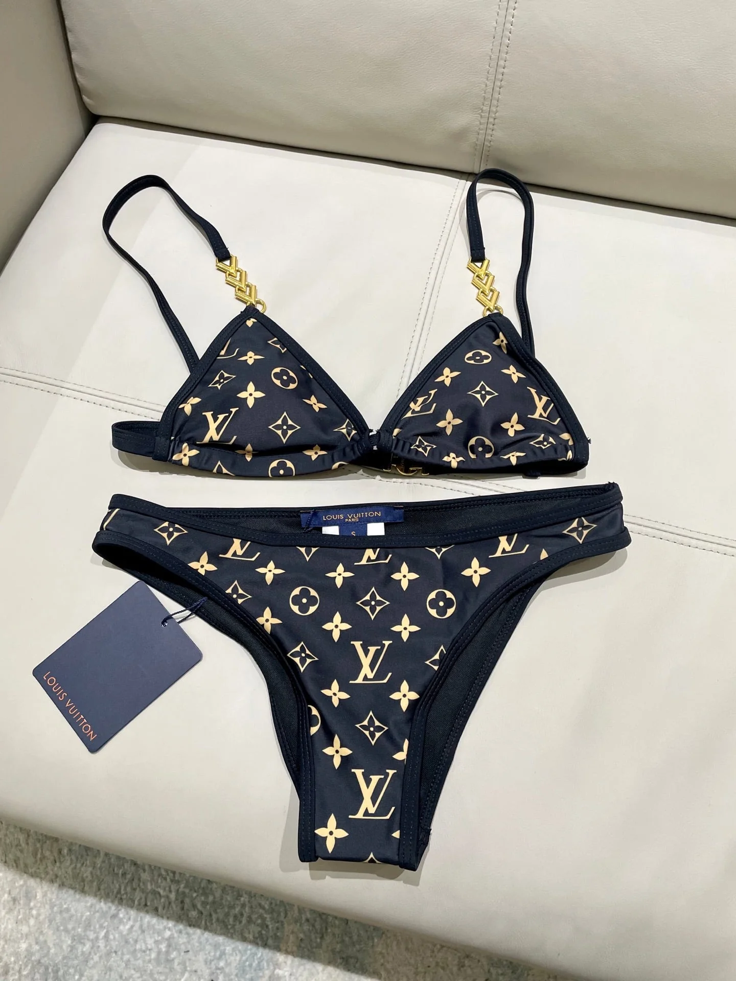 L swimsuit