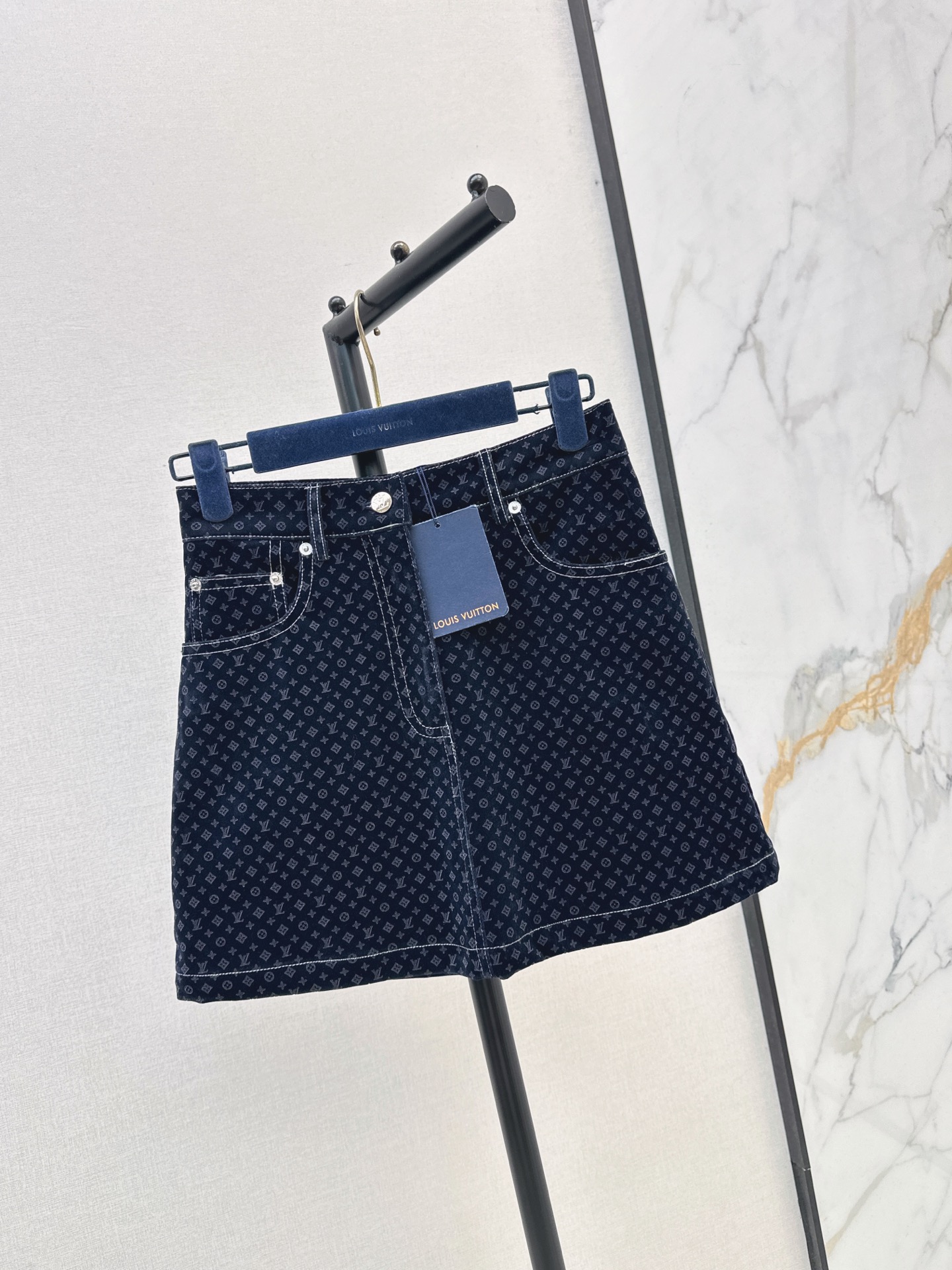 Loui 26fw velvet mini skirt