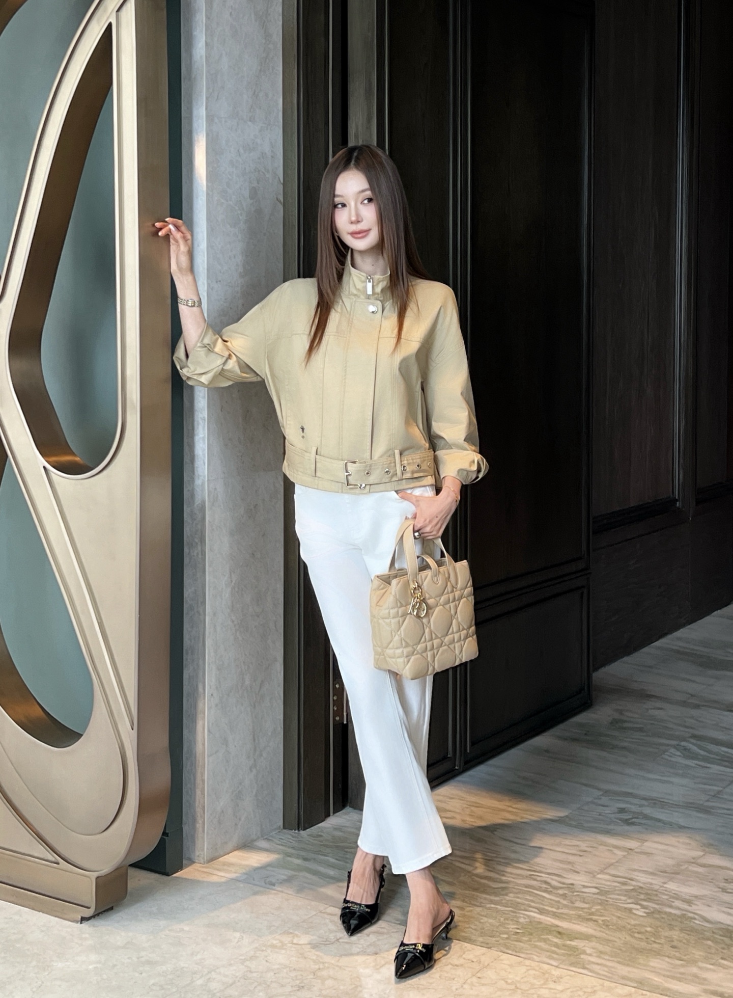 CD 26fw Stand-Collar Belted Cropped Jacket