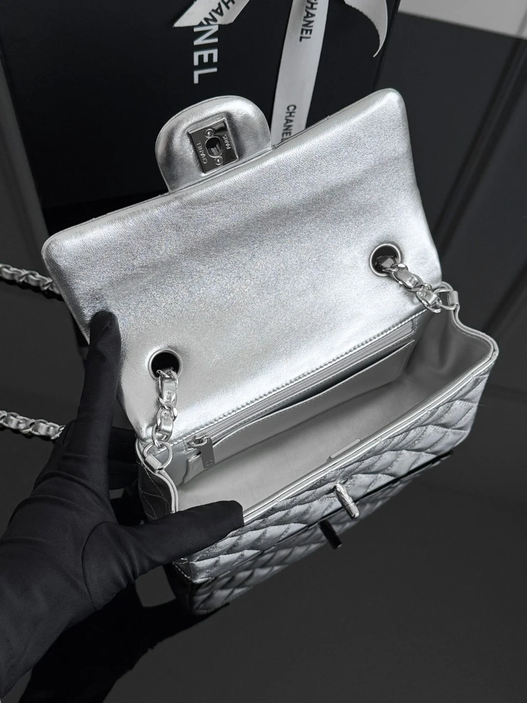 Chan cf20 chain shoulder bag