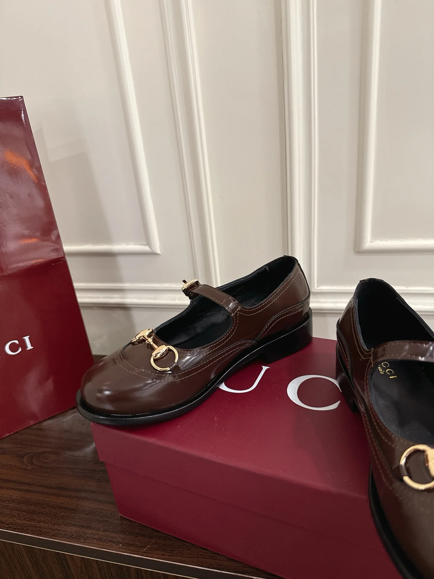 Guc 25fw mary jane flats