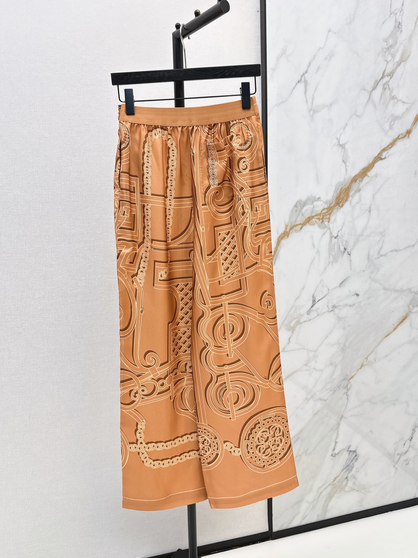 Her 26fw print silk pants