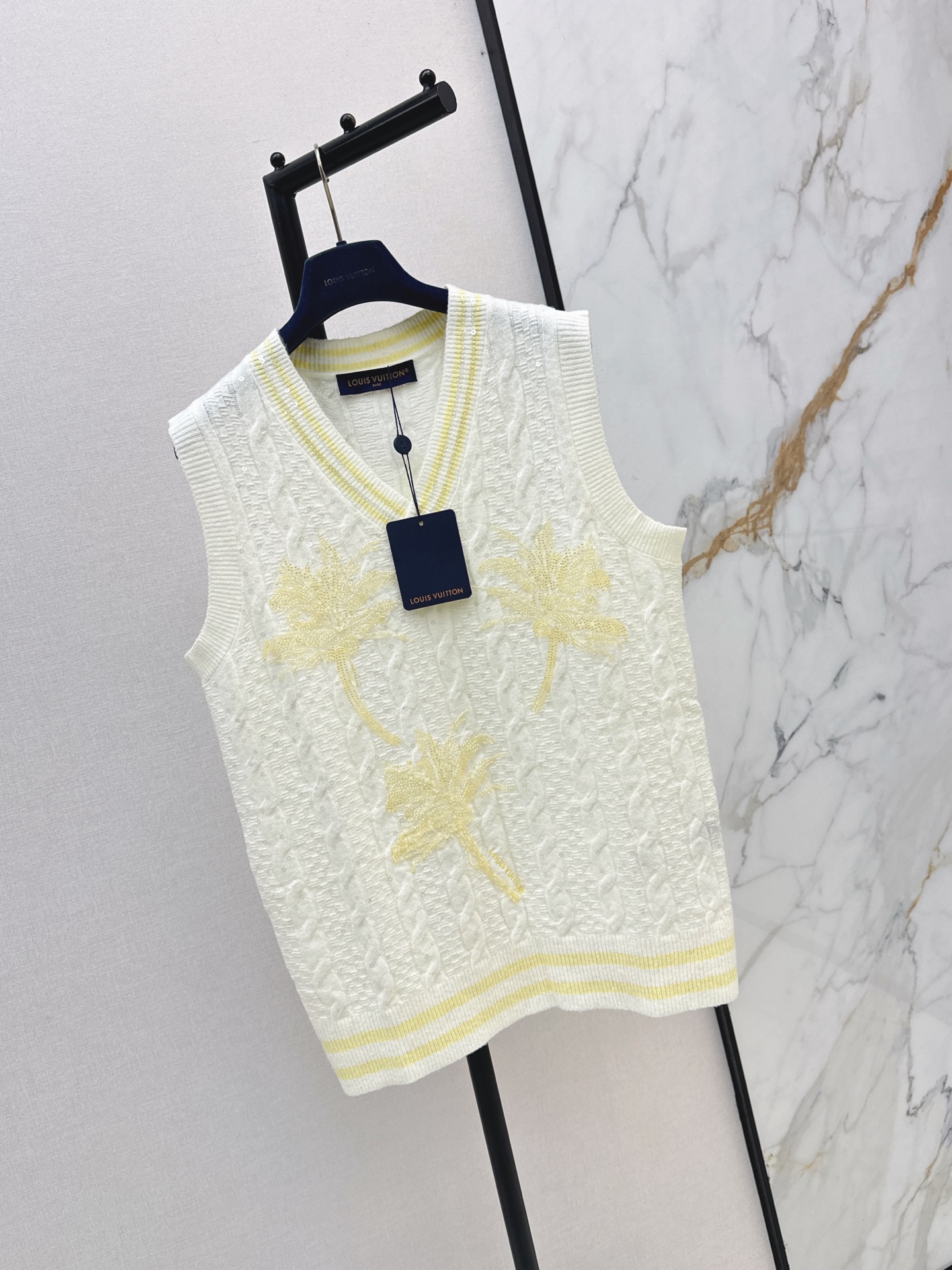 Loui 26fw rhinestone knit vest