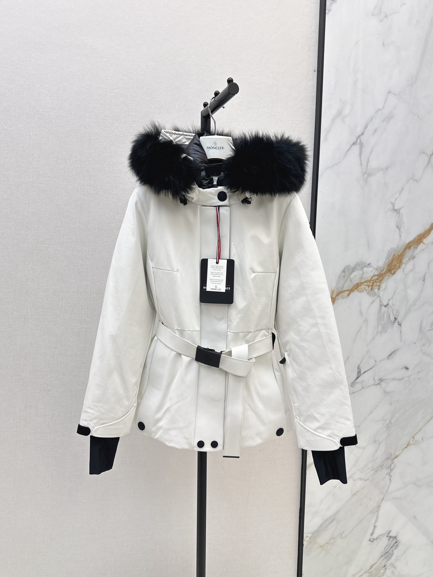 Monc 26fw belted hooded ski down jacket