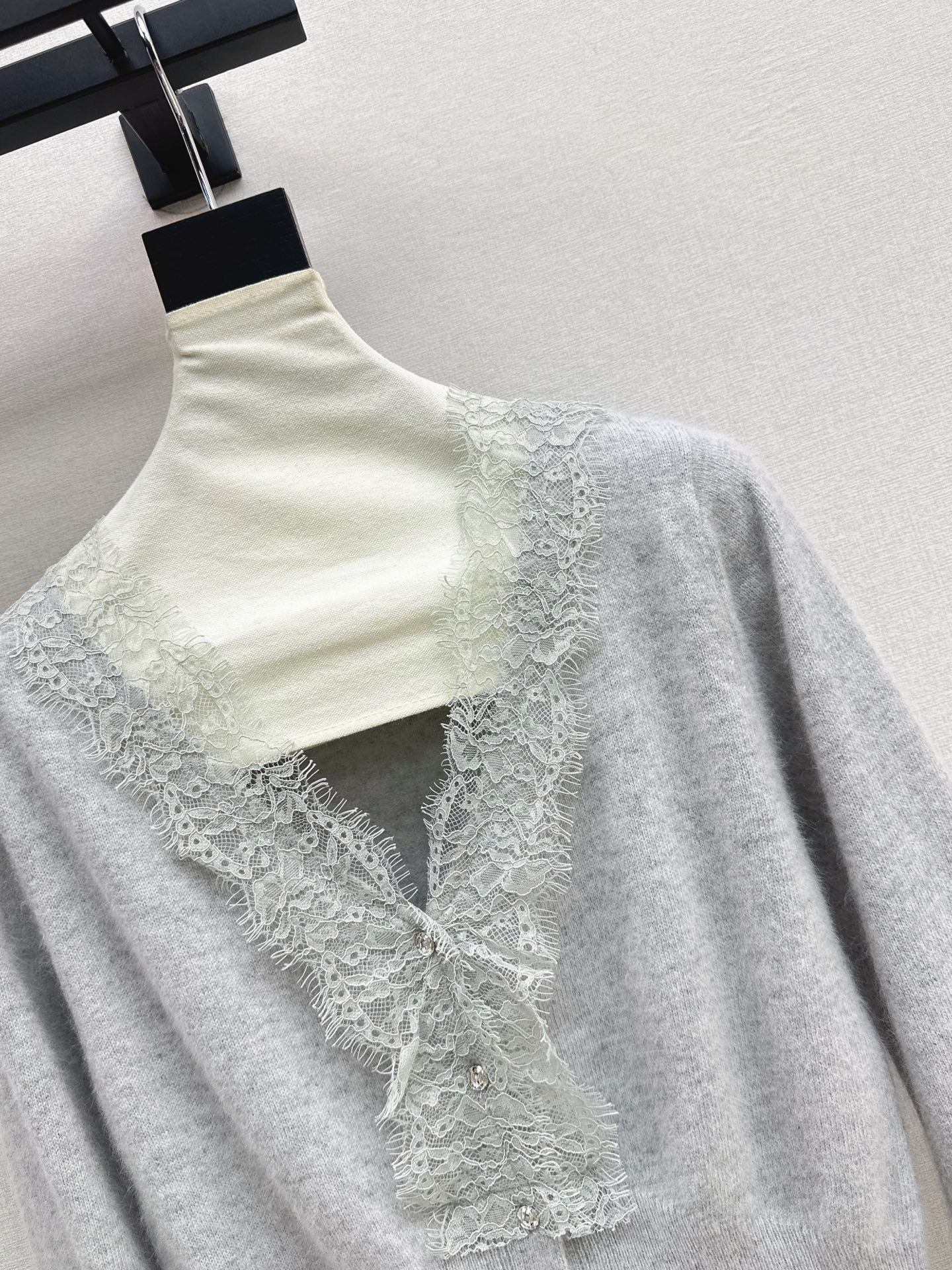 ES 26fw lace contract knit sweater